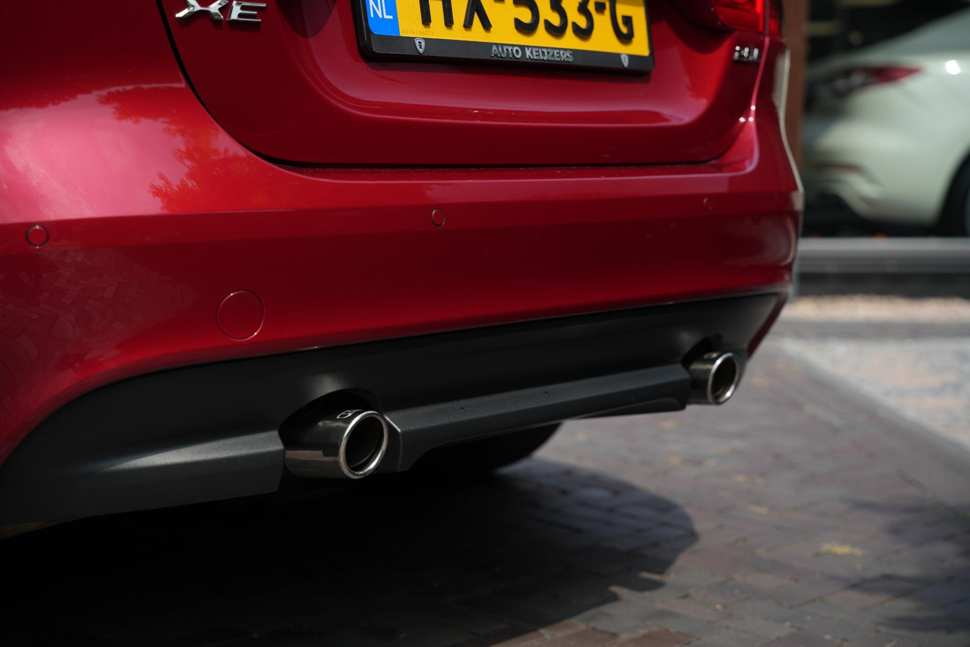 Jaguar XE 2.0 Portfolio 2016 Exterior Paint - Firenze (1AF) 22