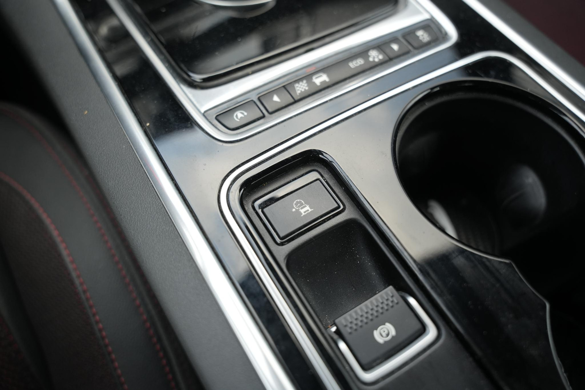 Jaguar XE 2.0 Portfolio 2016 Exterior Paint - Firenze (1AF) 35