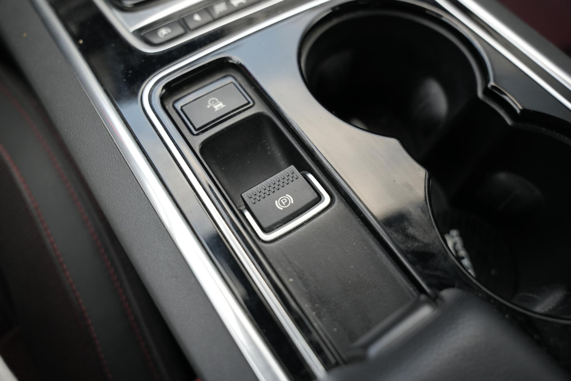 Jaguar XE 2.0 Portfolio 2016 Exterior Paint - Firenze (1AF) 36