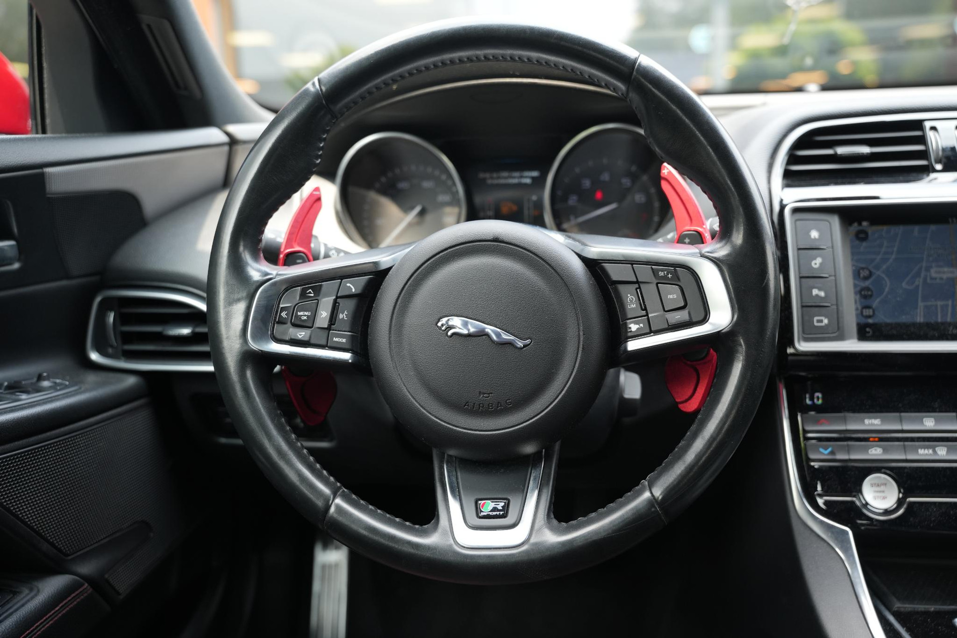 Jaguar XE 2.0 Portfolio 2016 Exterior Paint - Firenze (1AF) 6