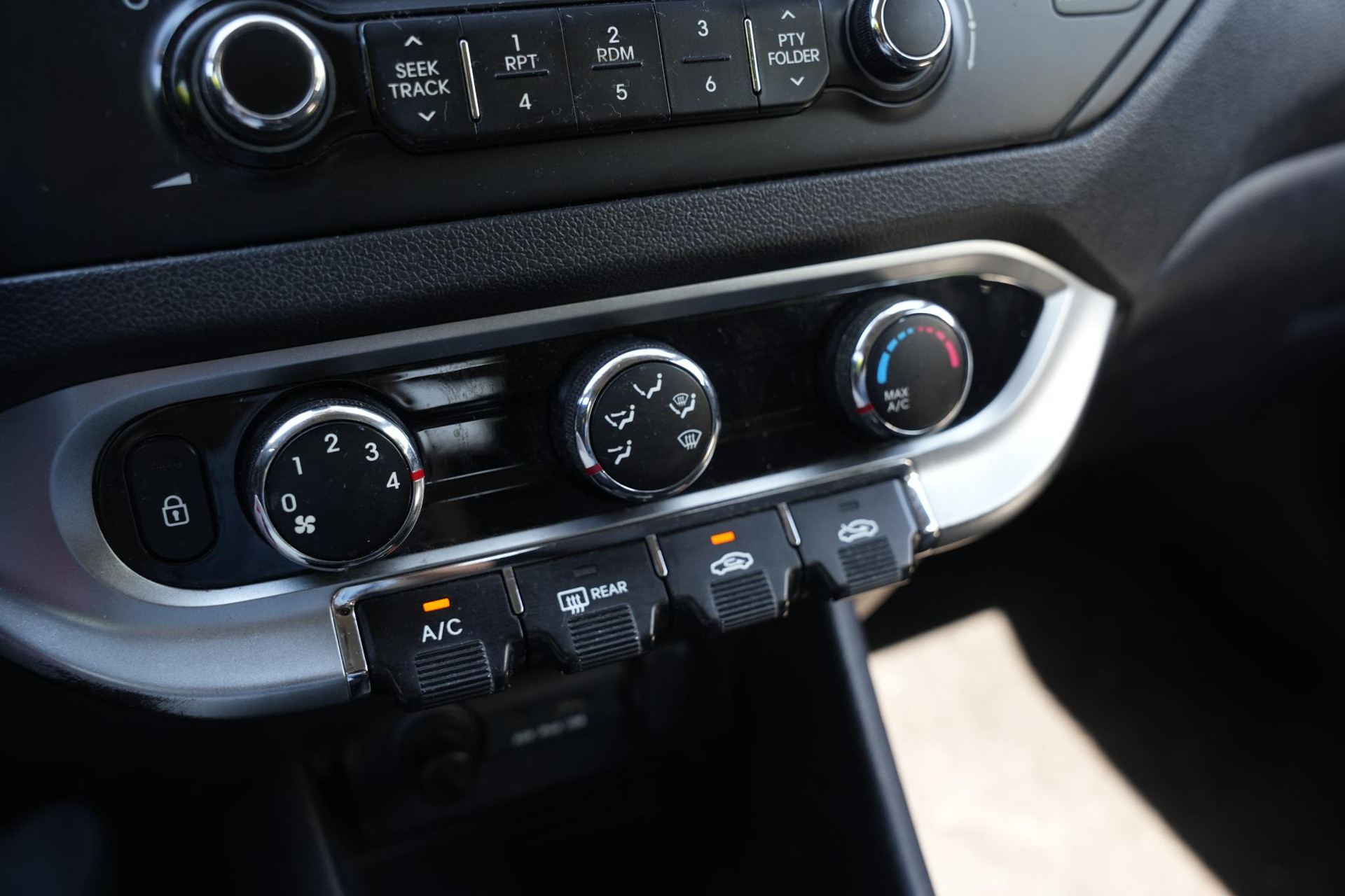 Kia Rio 1.2 CVVT Plus Pack 2014 Platinum Graphite Metalli (ABT) 23