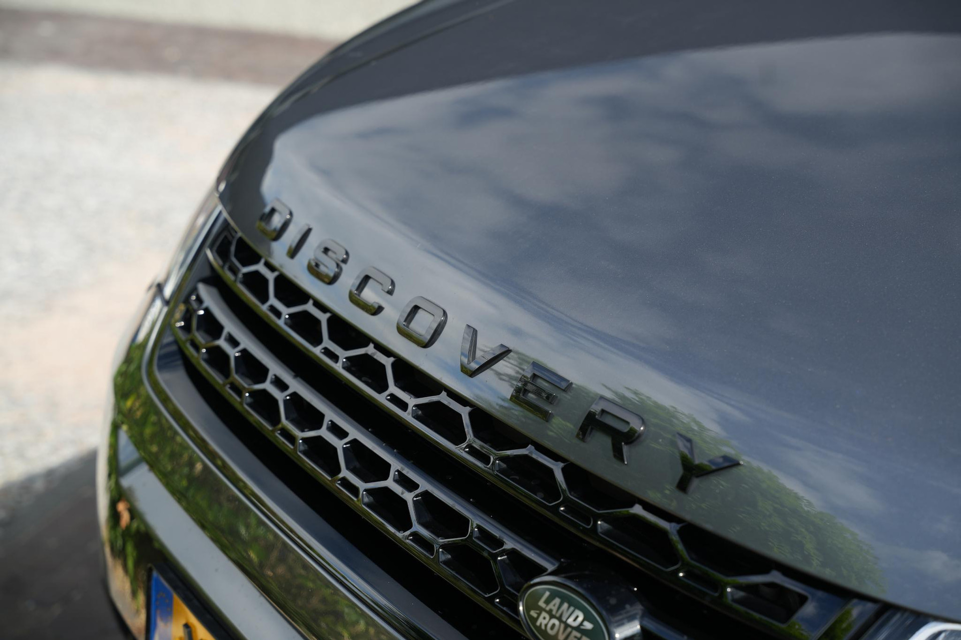 Land Rover Discovery Sport 2.0 Si4 SE 2019 Exterior Paint - Corris Grey (1AB) 13
