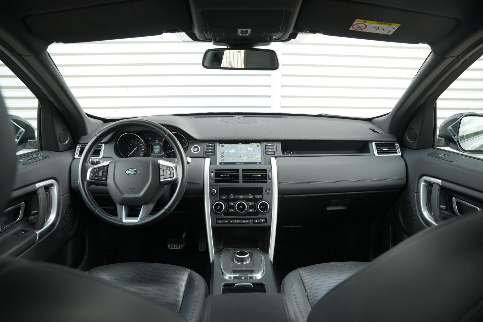 Land Rover Discovery Sport 2.0 Si4 SE 2019 Exterior Paint - Corris Grey (1AB) 2