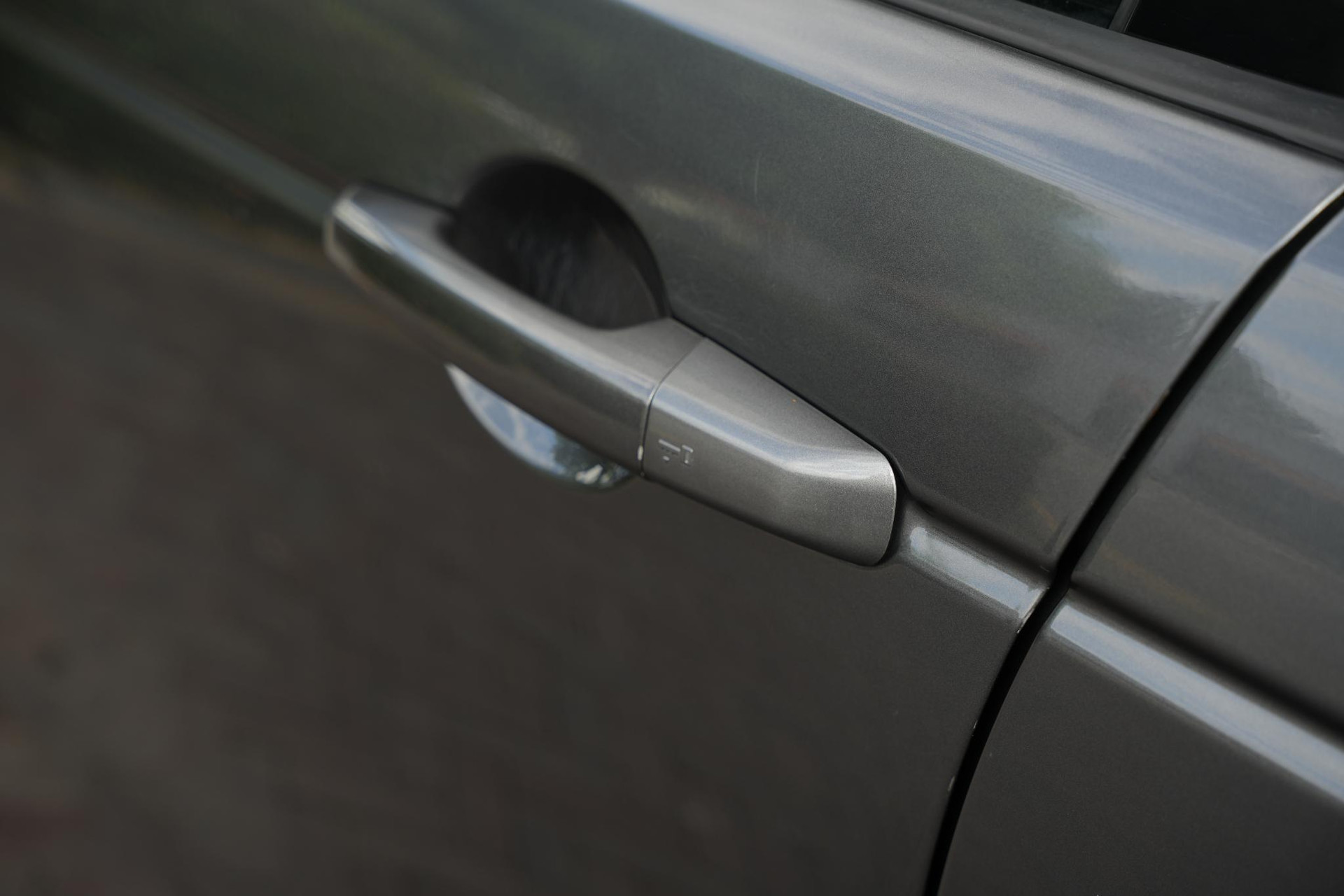 Land Rover Discovery Sport 2.0 Si4 SE 2019 Exterior Paint - Corris Grey (1AB) 21