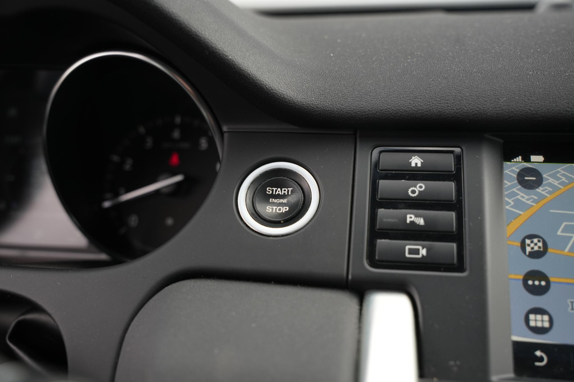 Land Rover Discovery Sport 2.0 Si4 SE 2019 Exterior Paint - Corris Grey (1AB) 30