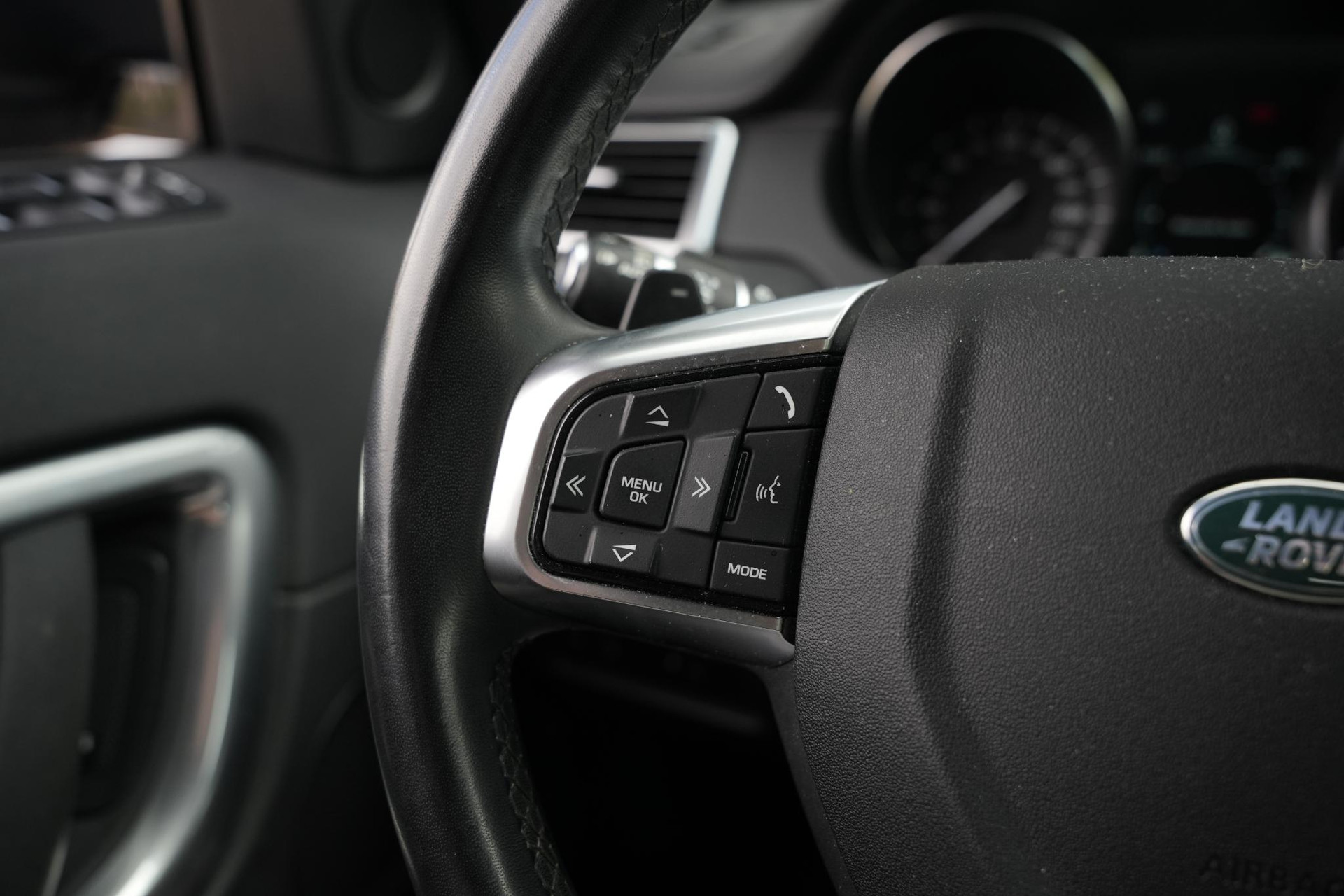 Land Rover Discovery Sport 2.0 Si4 SE 2019 Exterior Paint - Corris Grey (1AB) 37