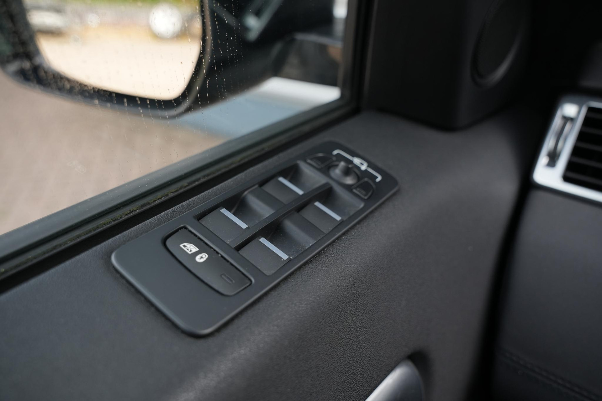 Land Rover Discovery Sport 2.0 Si4 SE 2019 Exterior Paint - Corris Grey (1AB) 41