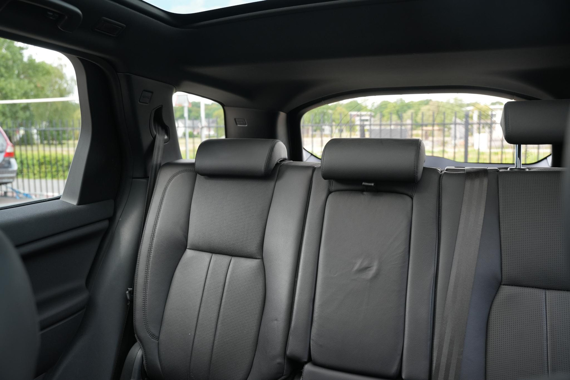Land Rover Discovery Sport 2.0 Si4 SE 2019 Exterior Paint - Corris Grey (1AB) 51