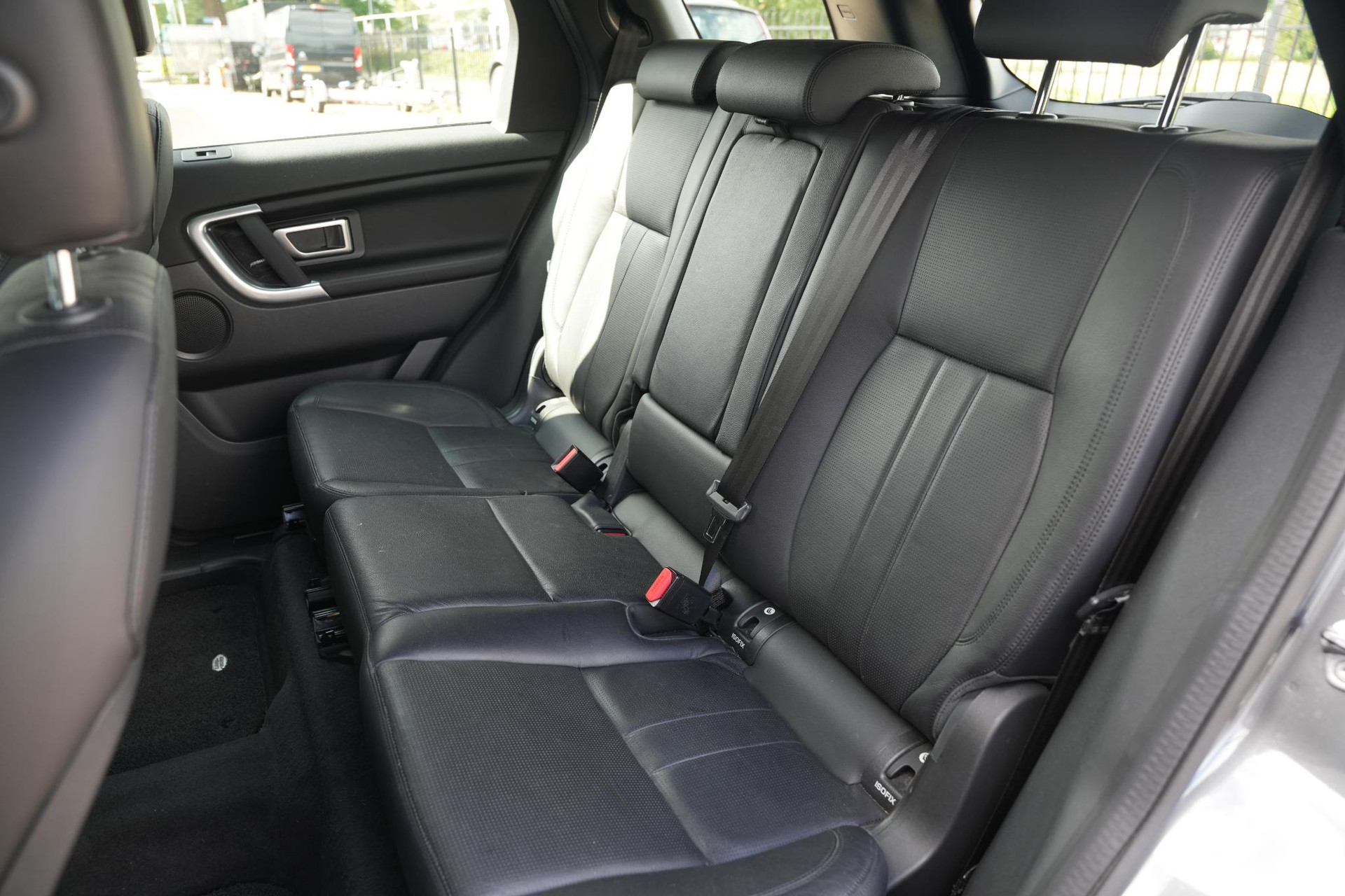 Land Rover Discovery Sport 2.0 Si4 SE 2019 Exterior Paint - Corris Grey (1AB) 6
