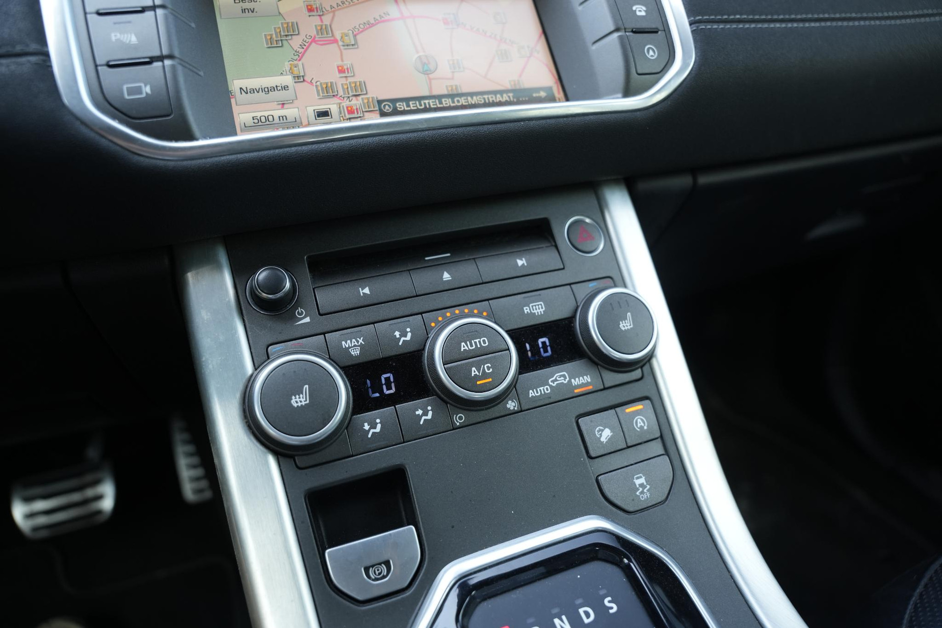 Land Rover Range Rover Evoque 2.0 Si4 HSE Dynamic 2016 Exterior Paint - Fuji White (1AA) 26