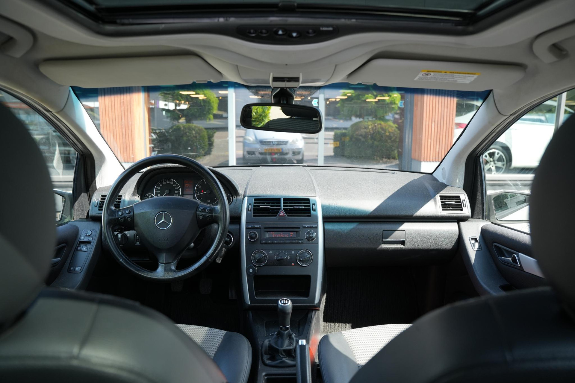 Mercedes-Benz A-Klasse 150 Avantgarde 2007 POLAR SILVER - METALLIC PAINT (761U) 2