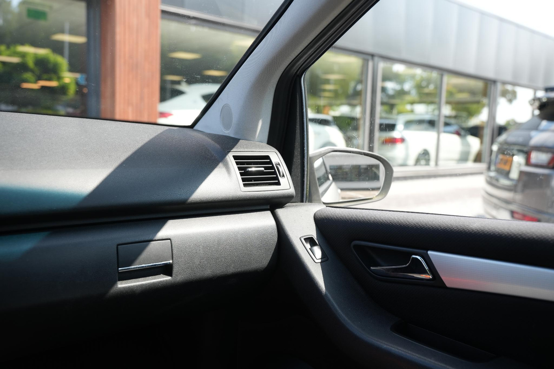 Mercedes-Benz A-Klasse 150 Avantgarde 2007 POLAR SILVER - METALLIC PAINT (761U) 33