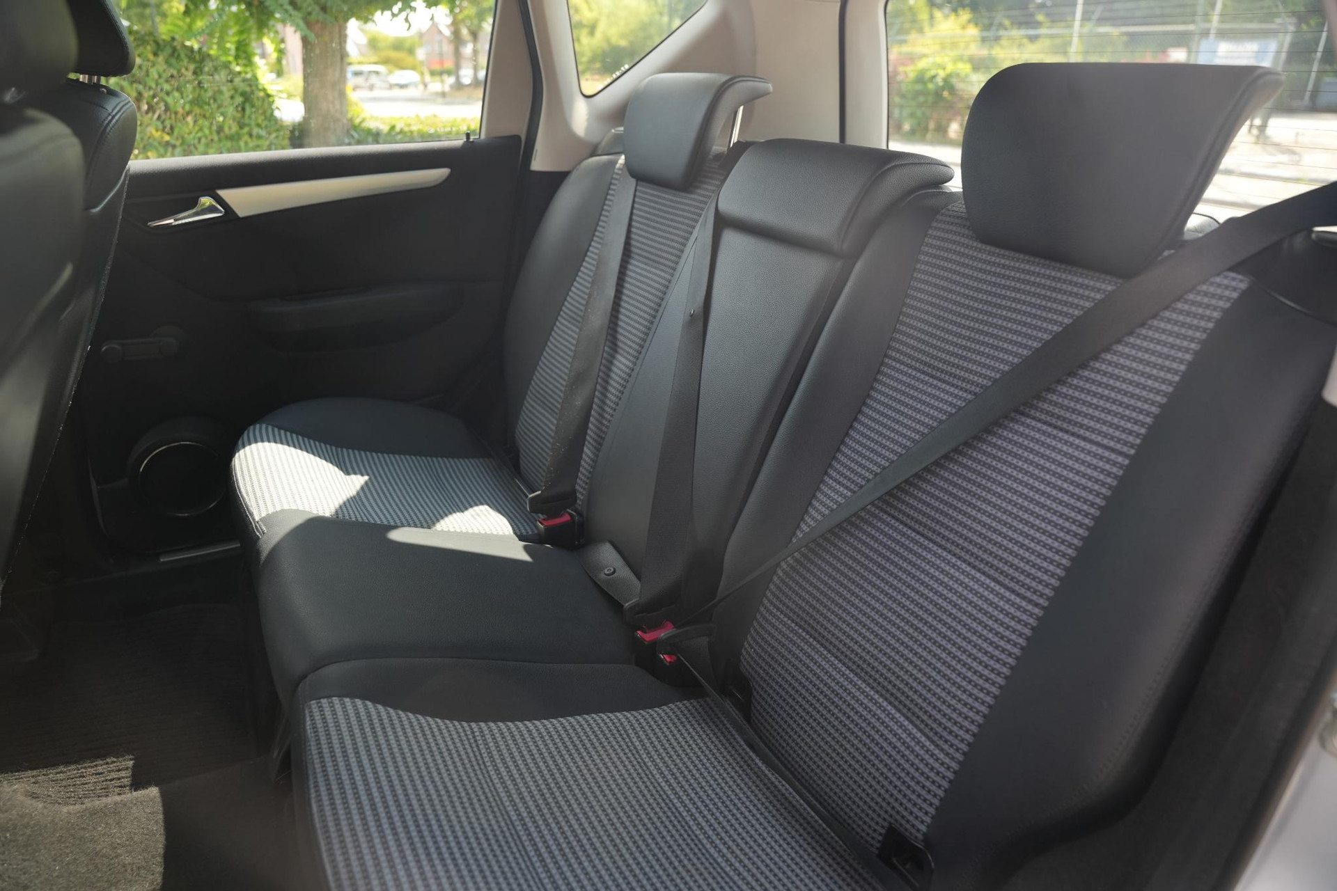Mercedes-Benz A-Klasse 150 Avantgarde 2007 POLAR SILVER - METALLIC PAINT (761U) 6