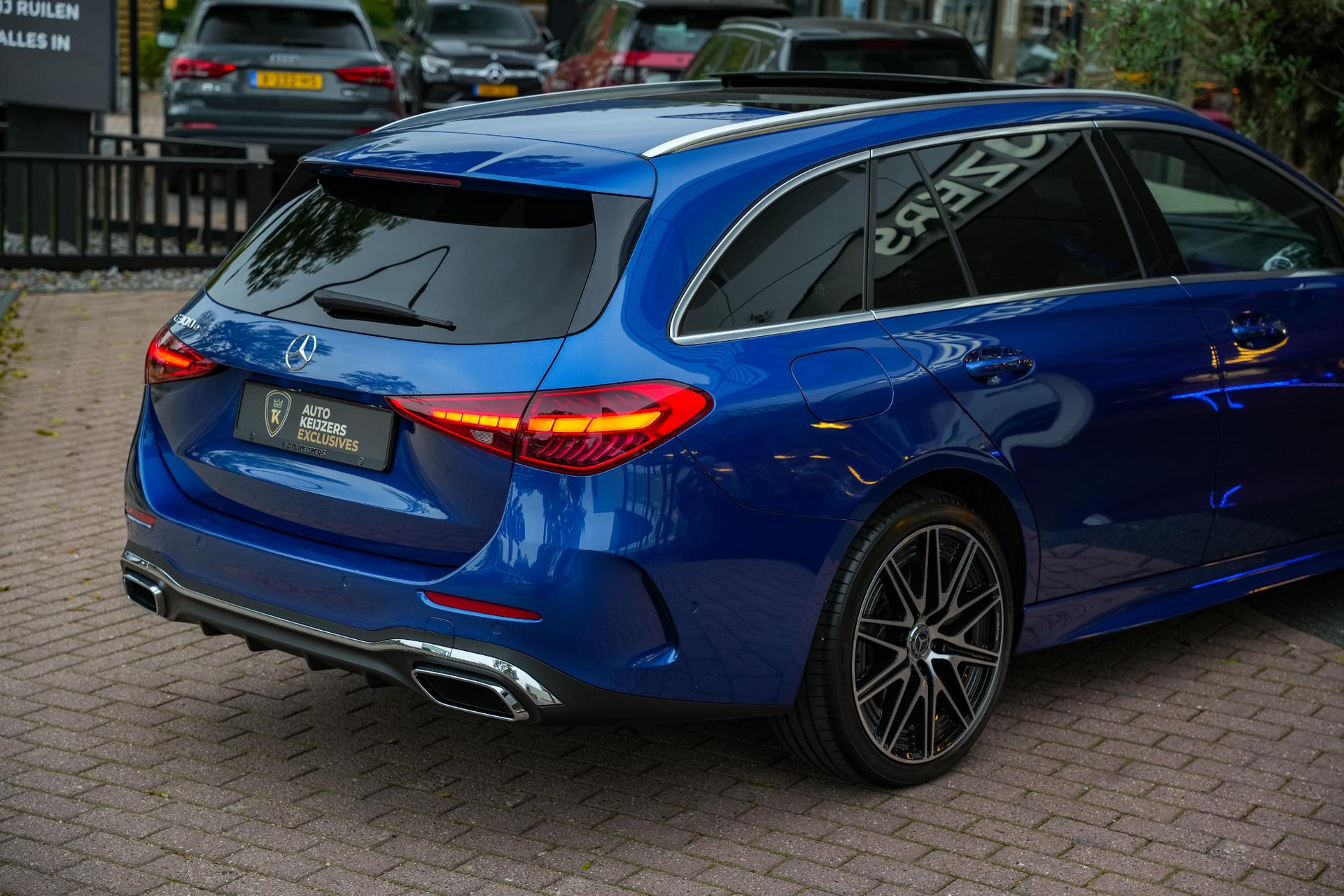 Mercedes-Benz C-Klasse 300 e AMG Line 2021 SPECTRAL BLUE - METALLIC FINISH (970U) 10