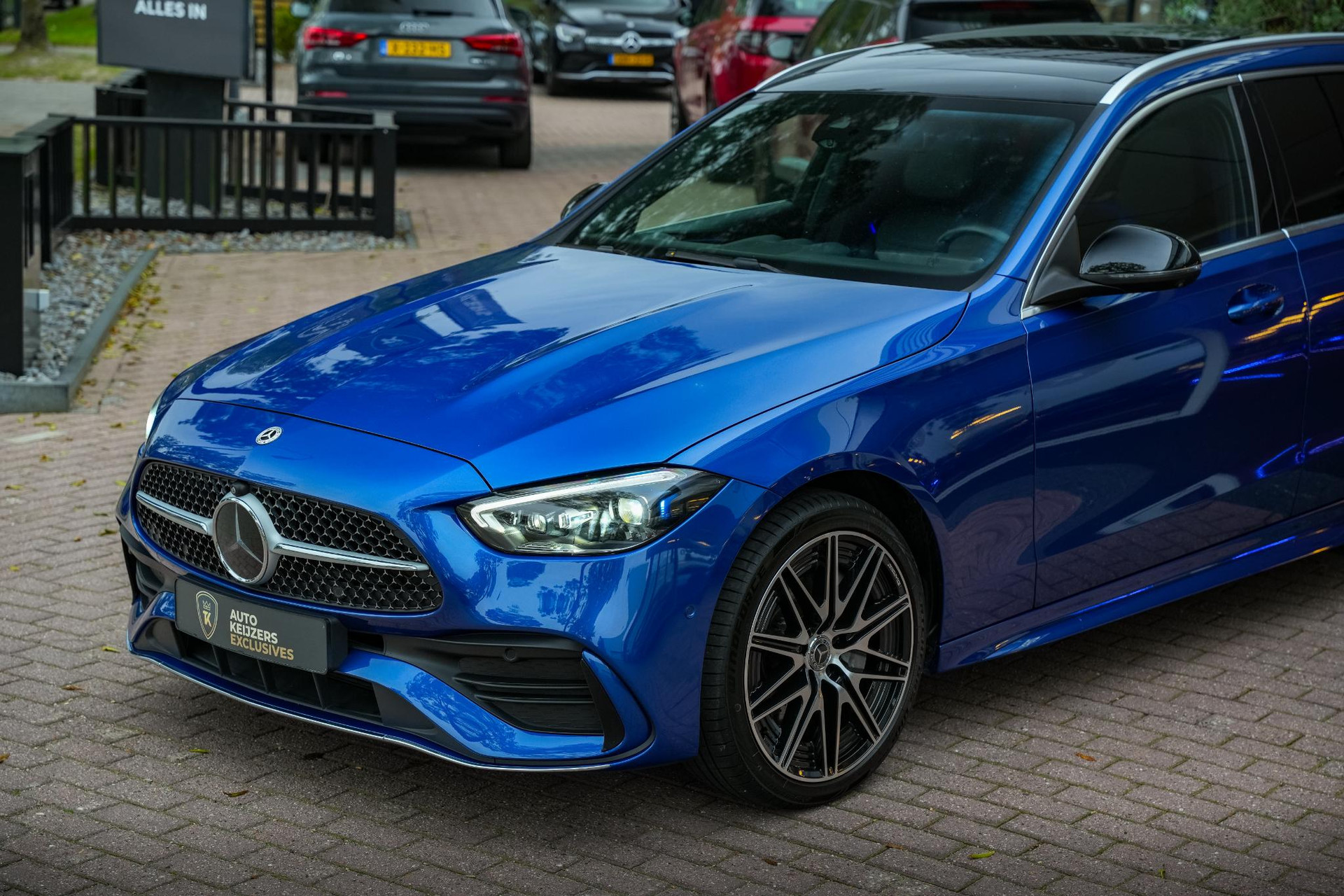 Mercedes-Benz C-Klasse 300 e AMG Line 2021 SPECTRAL BLUE - METALLIC FINISH (970U) 12