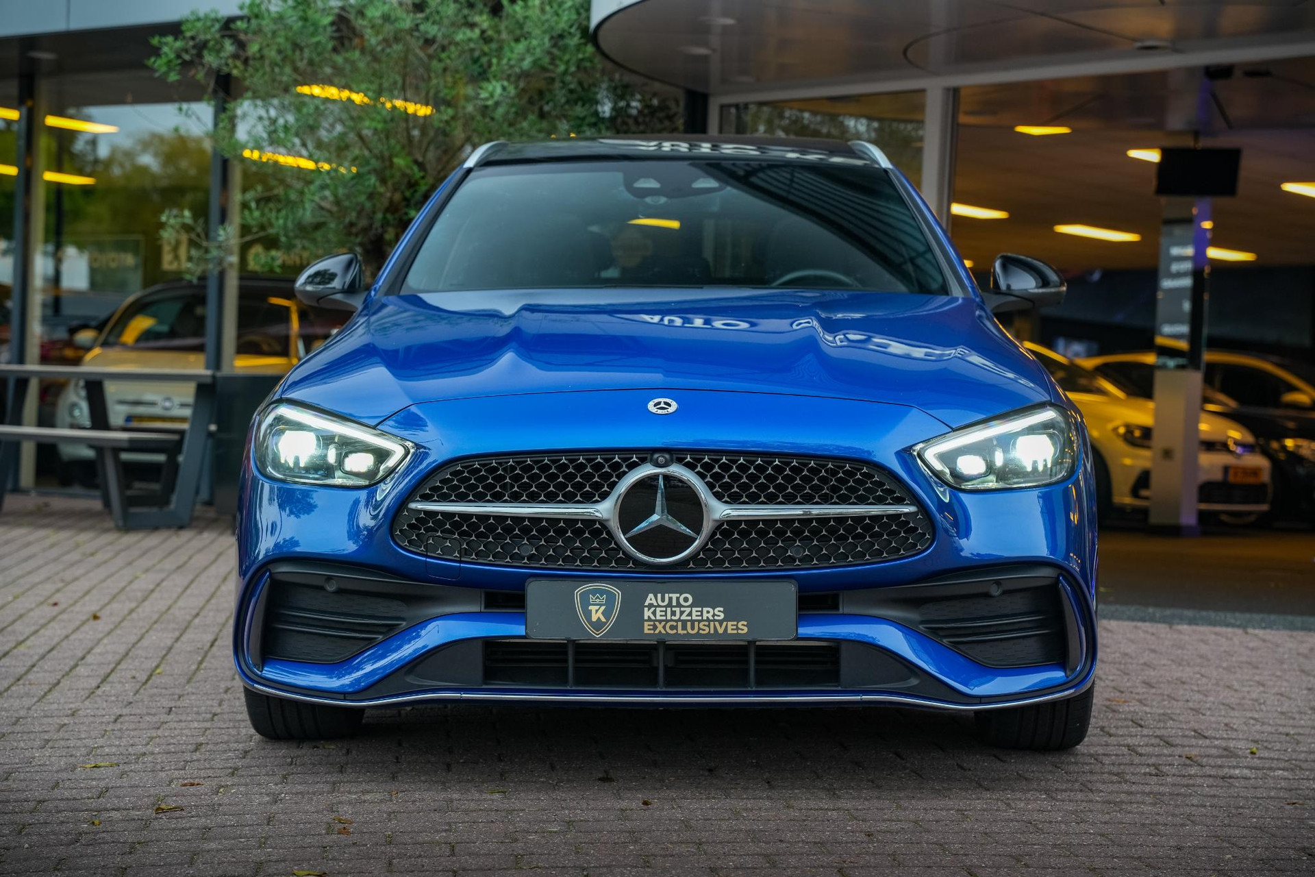 Mercedes-Benz C-Klasse 300 e AMG Line 2021 SPECTRAL BLUE - METALLIC FINISH (970U) 3