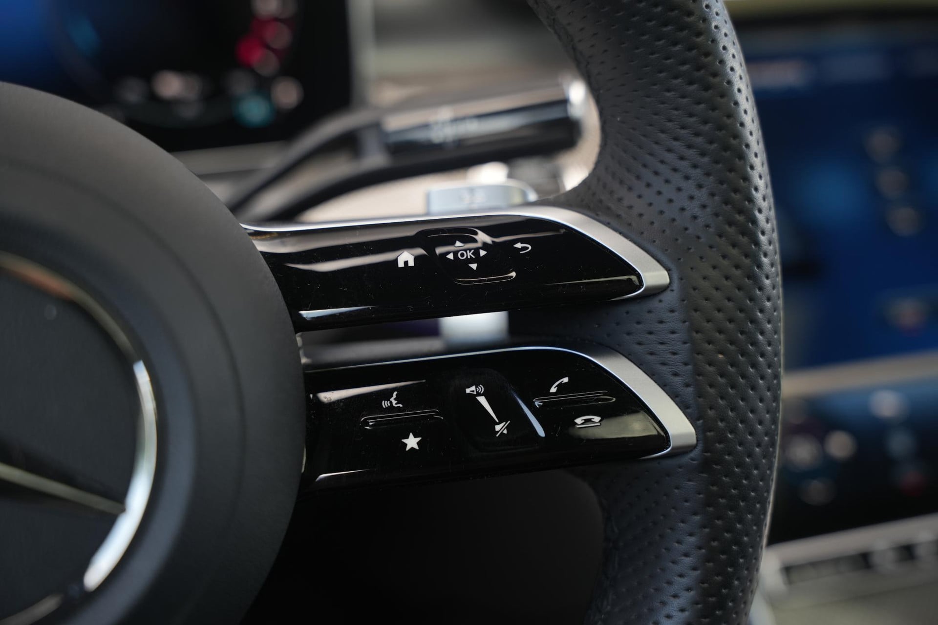 Mercedes-Benz CLE Coupé 300 e AMG Line 2026 Obsidian black - metallic finish (197U) 20