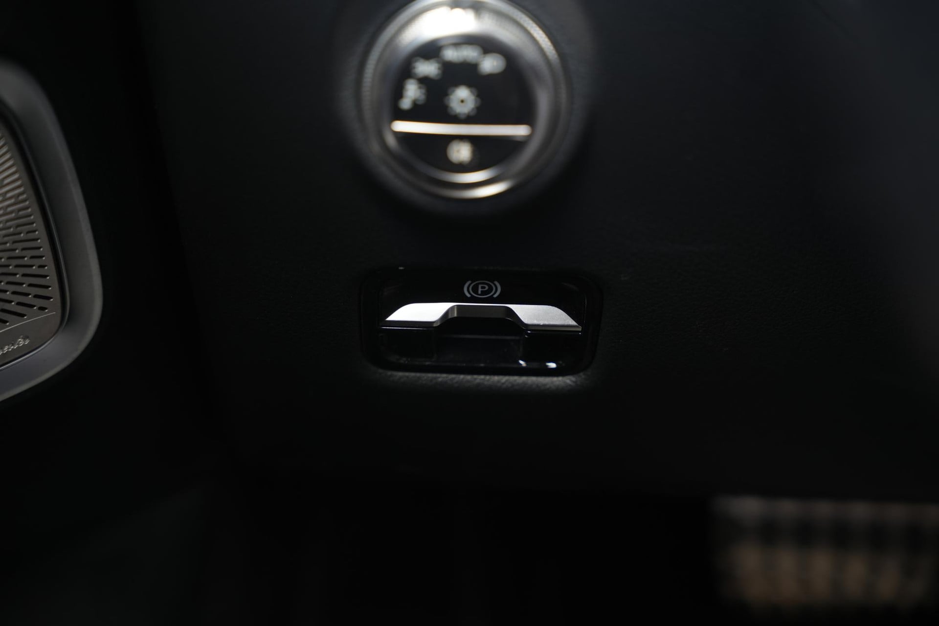 Mercedes-Benz CLE Coupé 300 e AMG Line 2026 Obsidian black - metallic finish (197U) 26
