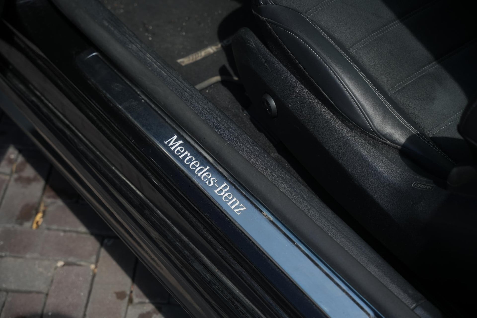 Mercedes-Benz CLE Coupé 300 e AMG Line 2026 Obsidian black - metallic finish (197U) 35