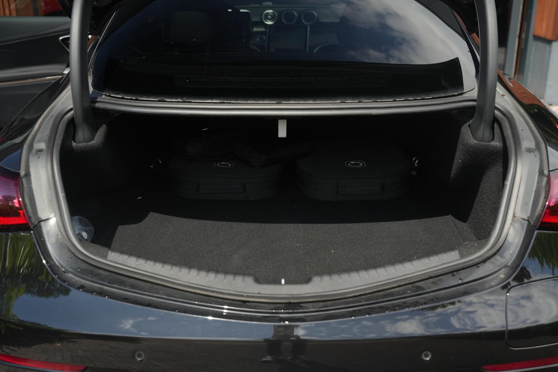 Mercedes-Benz CLE Coupé 300 e AMG Line 2026 Obsidian black - metallic finish (197U) 36