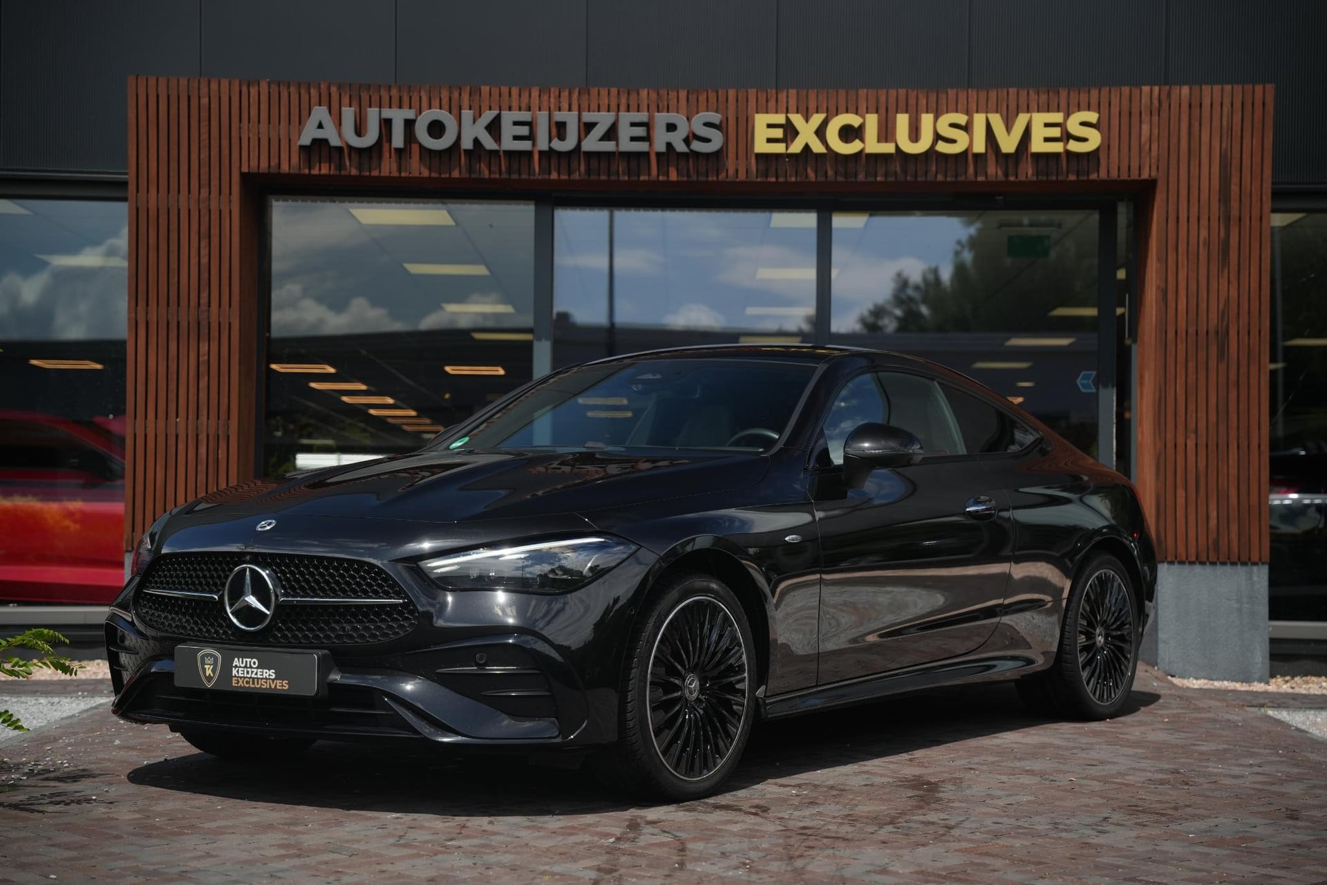 Mercedes-Benz CLE Coupé 300 e AMG Line 2026 Obsidian black - metallic finish (197U) 5