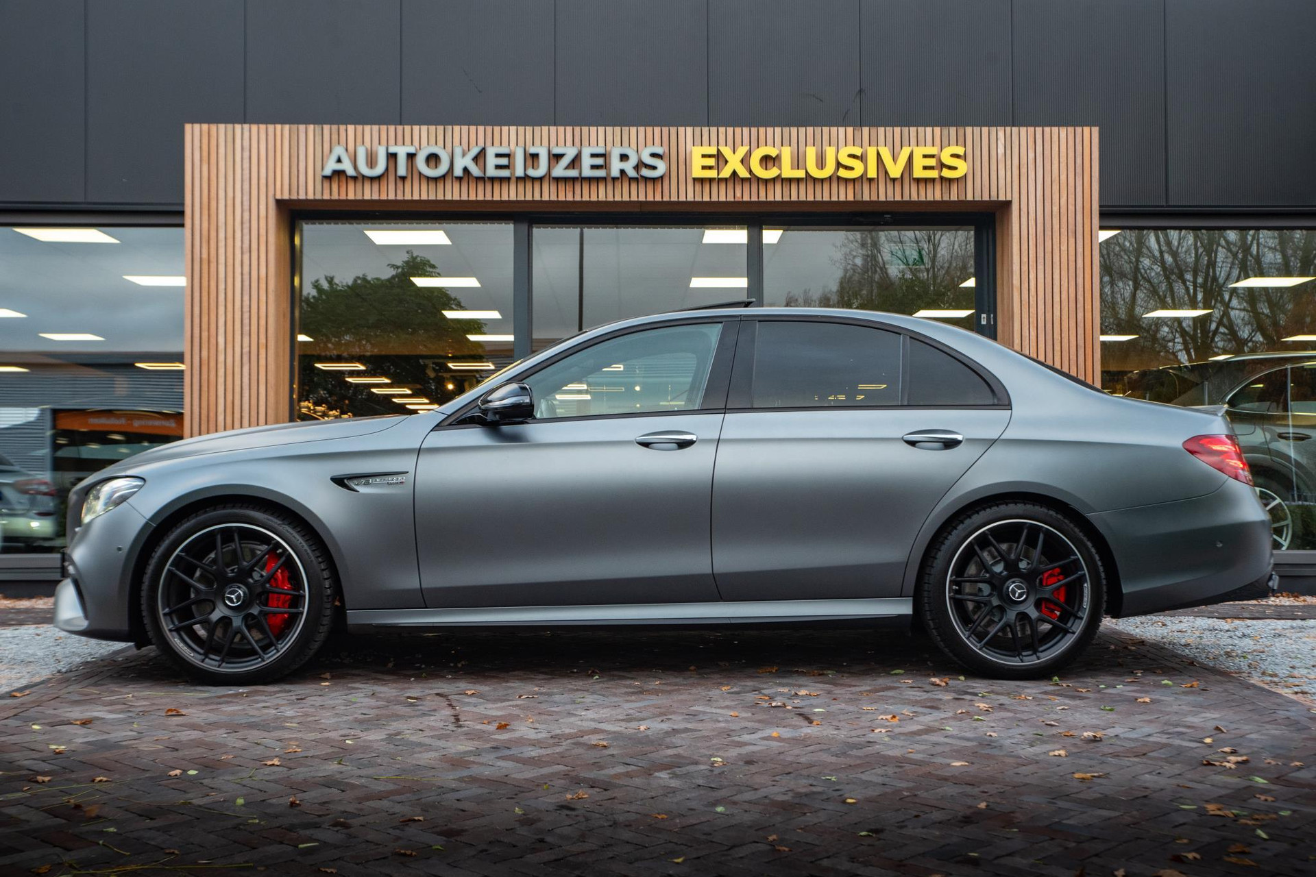 Mercedes-Benz E-Klasse AMG 63 4MATIC Premium Plus 2019  5