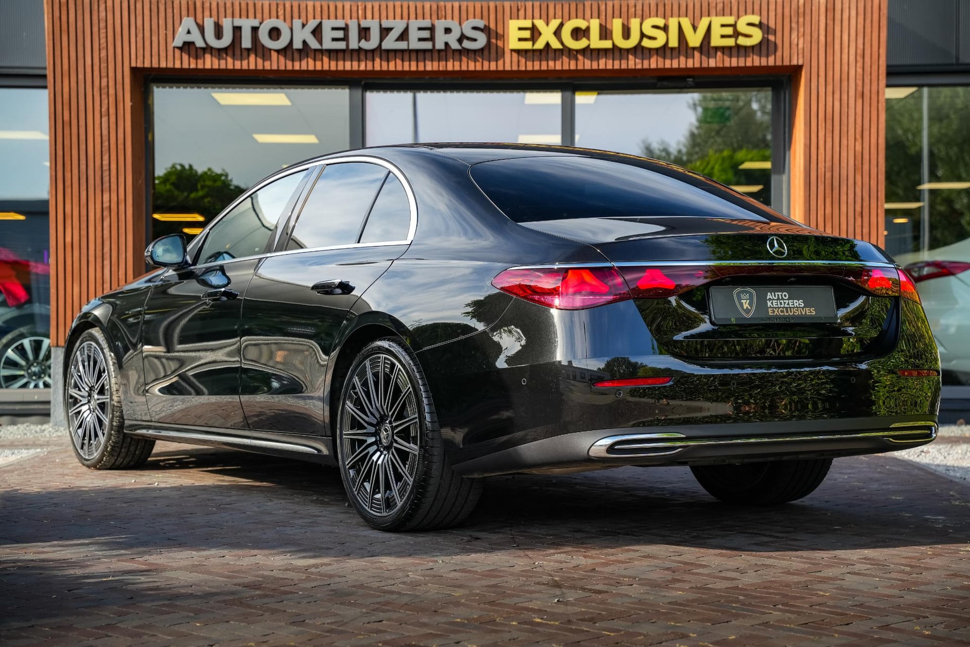 Mercedes-Benz E-Klasse E-klasse 200 AMG 2025 Obsidian black - metallic finish (197U) 7
