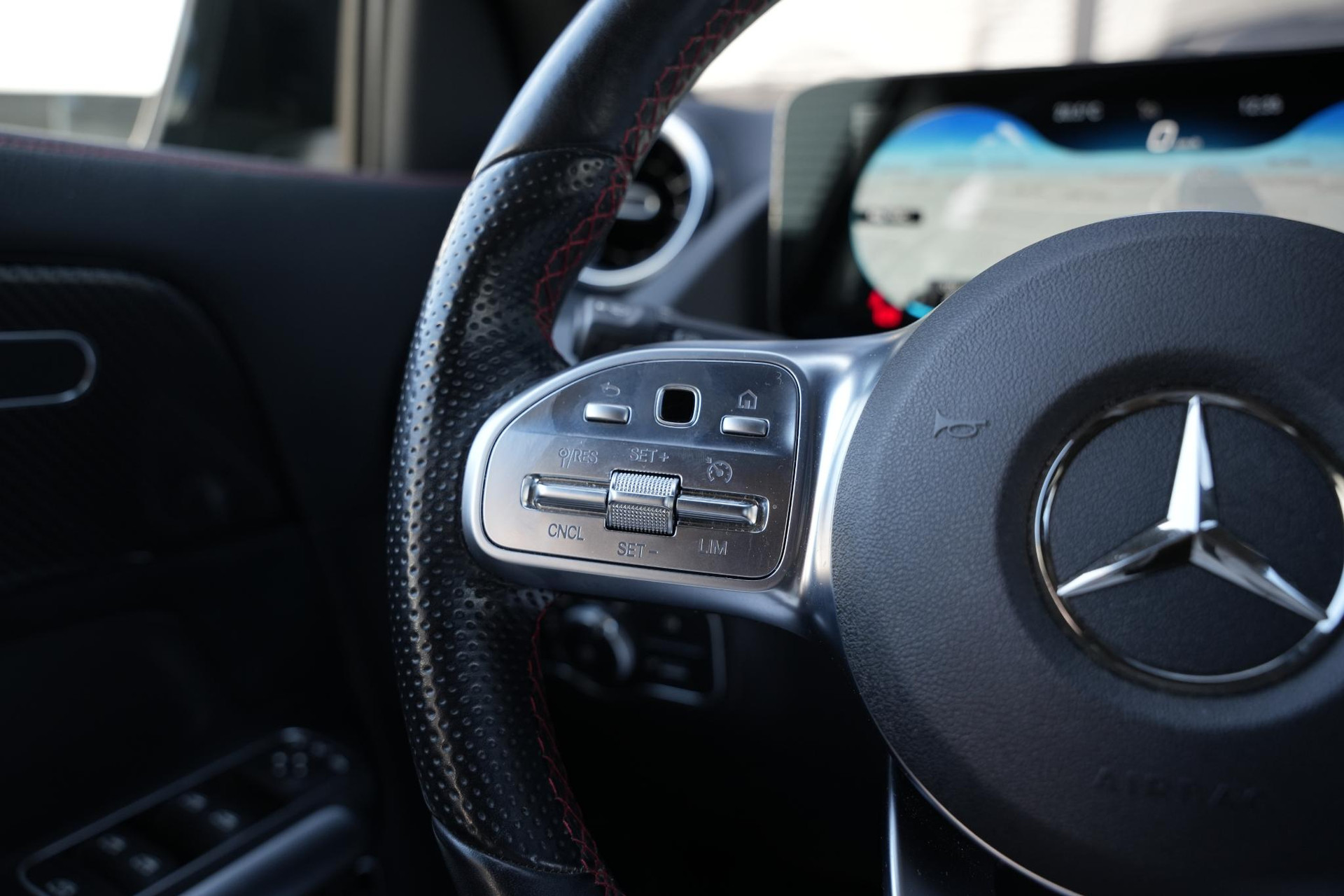 Mercedes-Benz GLA 200 2020 COSMOS BLACK - METALLIC FINISH (191U) 34