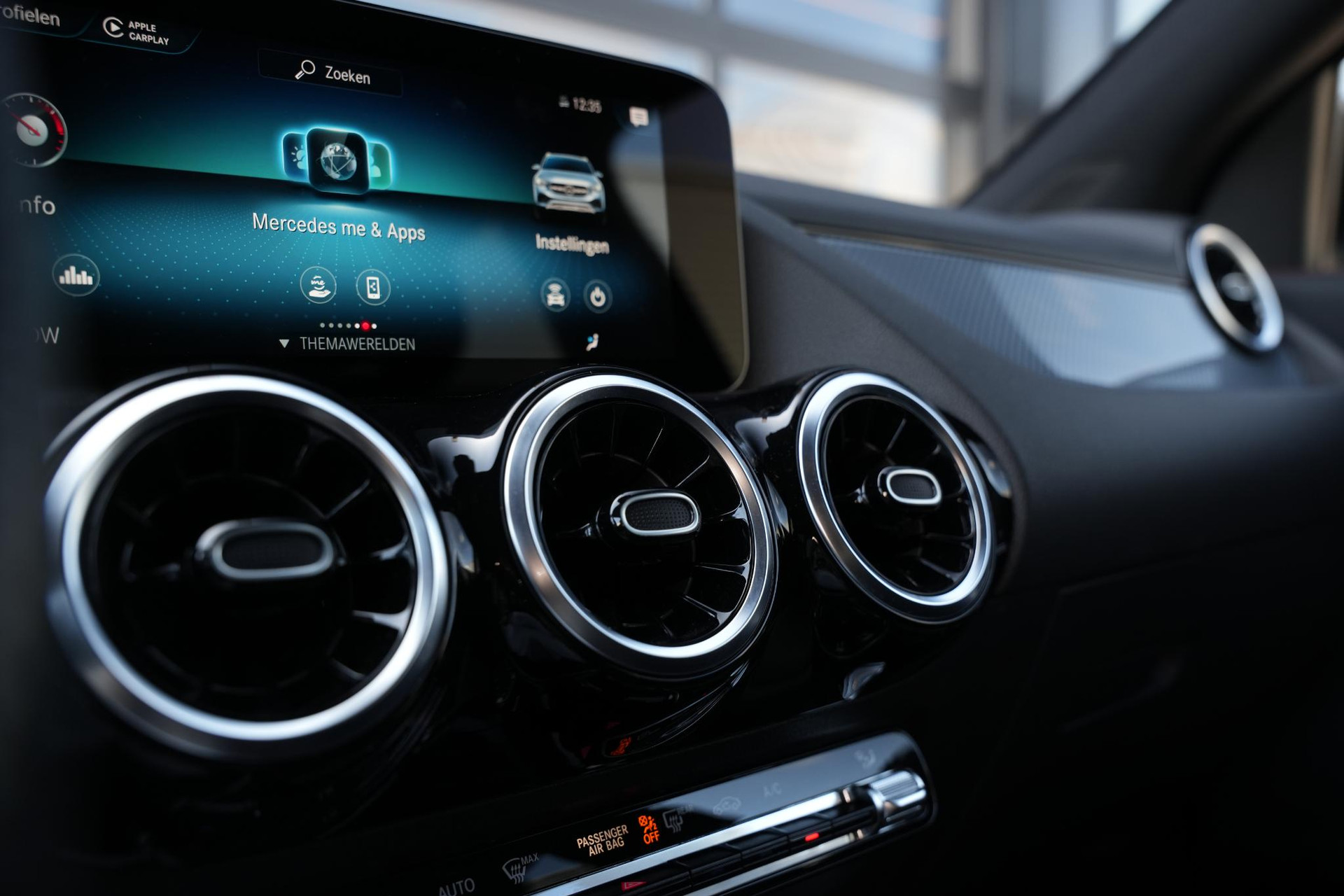Mercedes-Benz GLA 200 2020 COSMOS BLACK - METALLIC FINISH (191U) 38