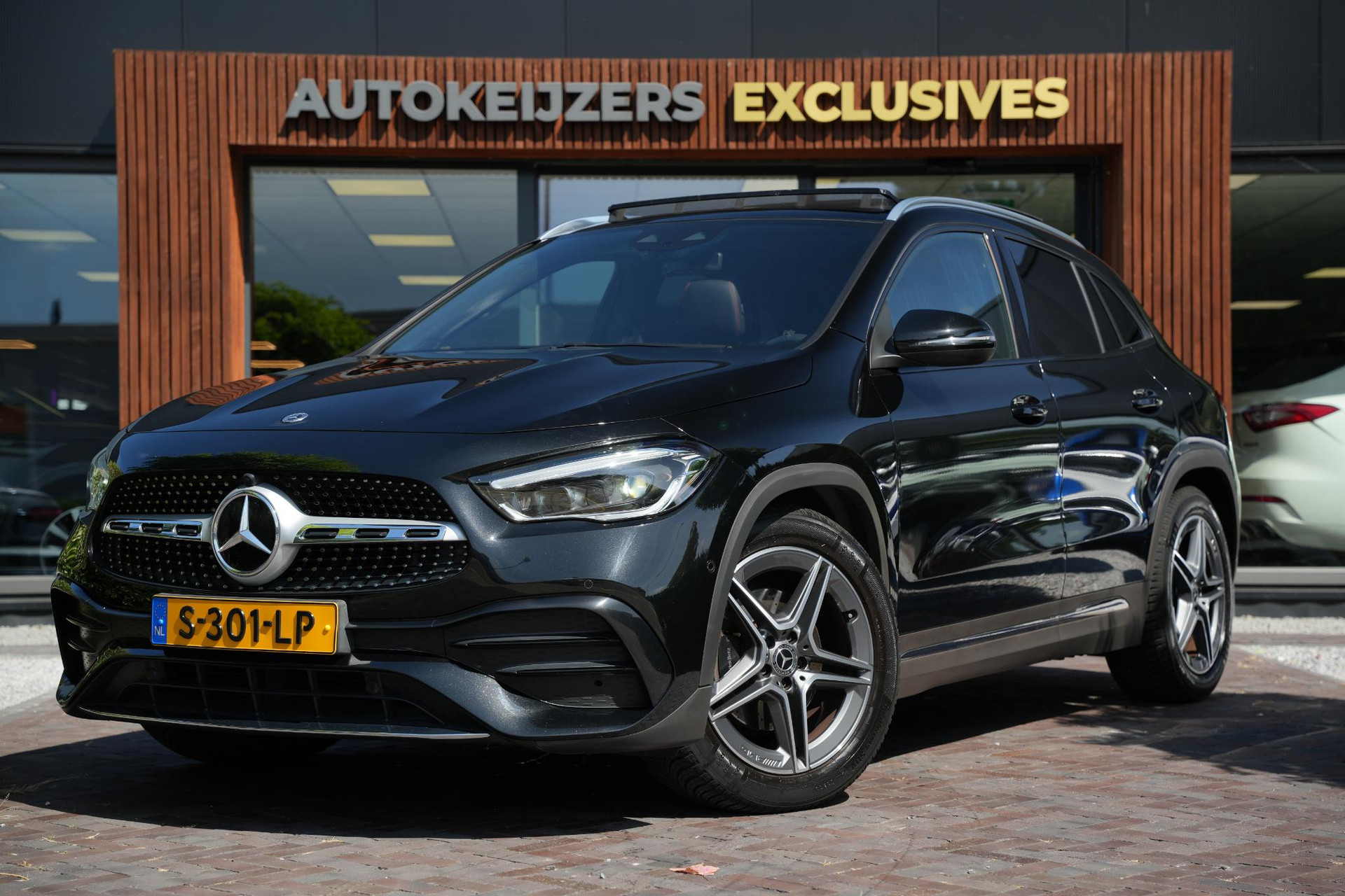 Mercedes-Benz GLA 200 2020 COSMOS BLACK - METALLIC FINISH (191U) 5
