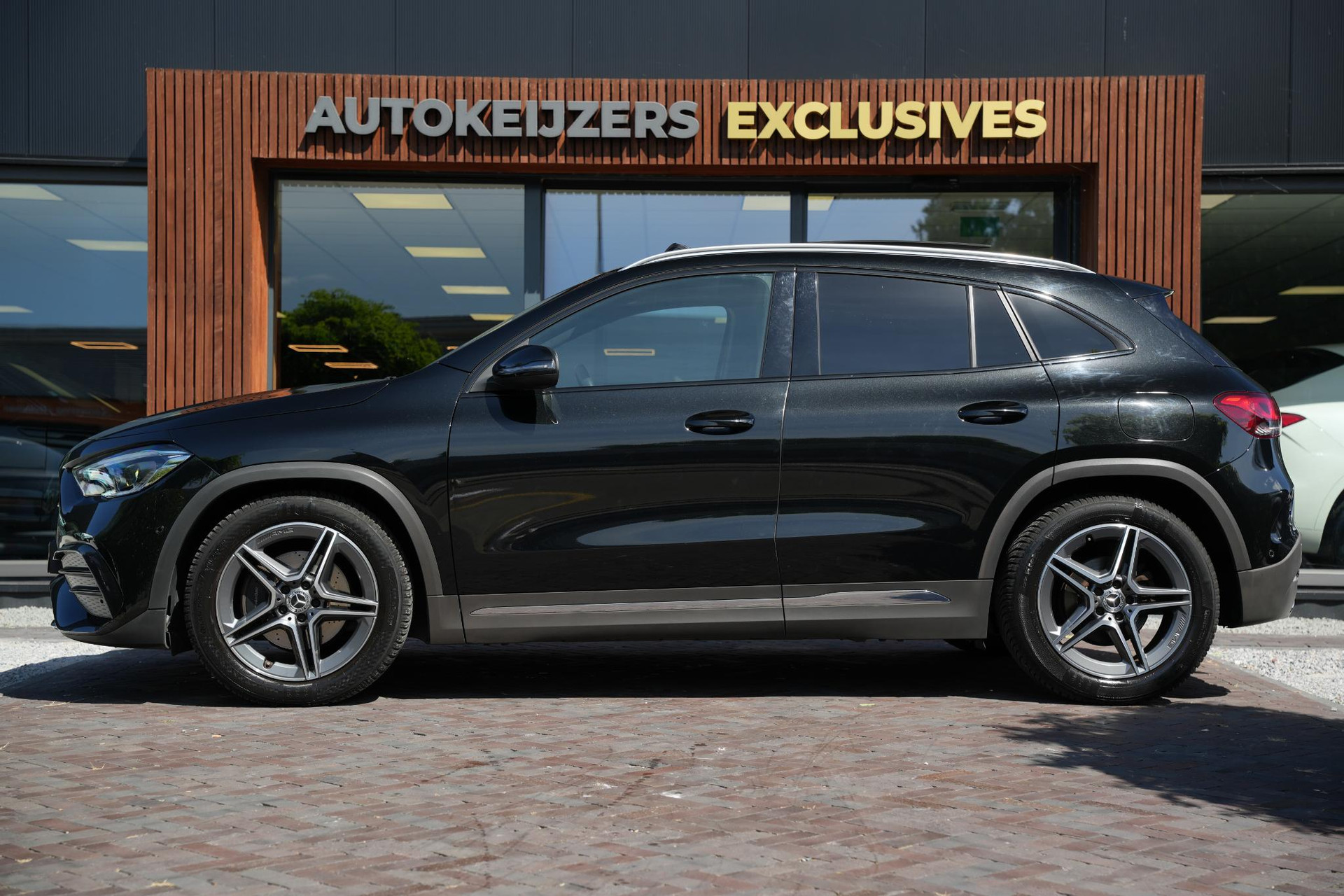 Mercedes-Benz GLA 200 2020 COSMOS BLACK - METALLIC FINISH (191U) 7