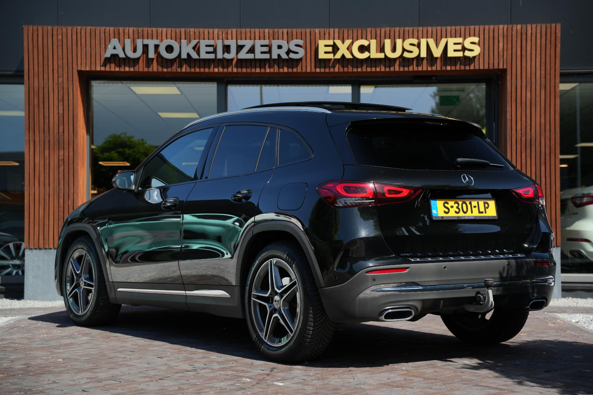 Mercedes-Benz GLA 200 2020 COSMOS BLACK - METALLIC FINISH (191U) 9