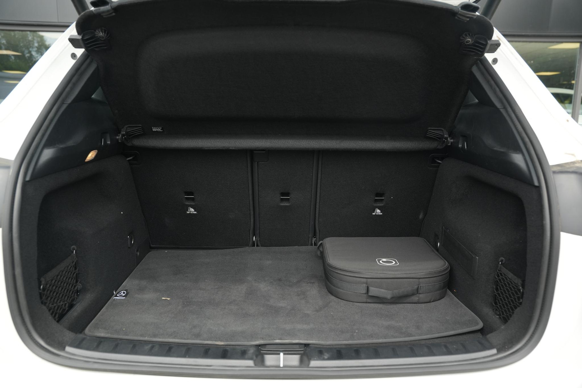 Mercedes-Benz GLA 250 e Business Solution 2025 POLAR WHITE - STANDARD FINISH (149U) 12
