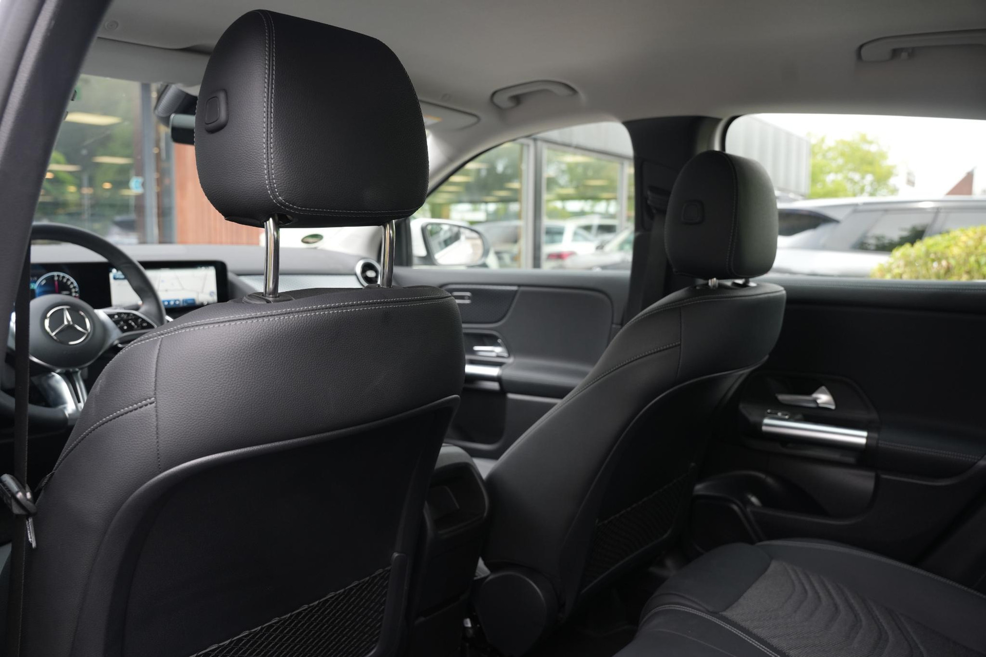 Mercedes-Benz GLA 250 e Business Solution 2025 POLAR WHITE - STANDARD FINISH (149U) 15
