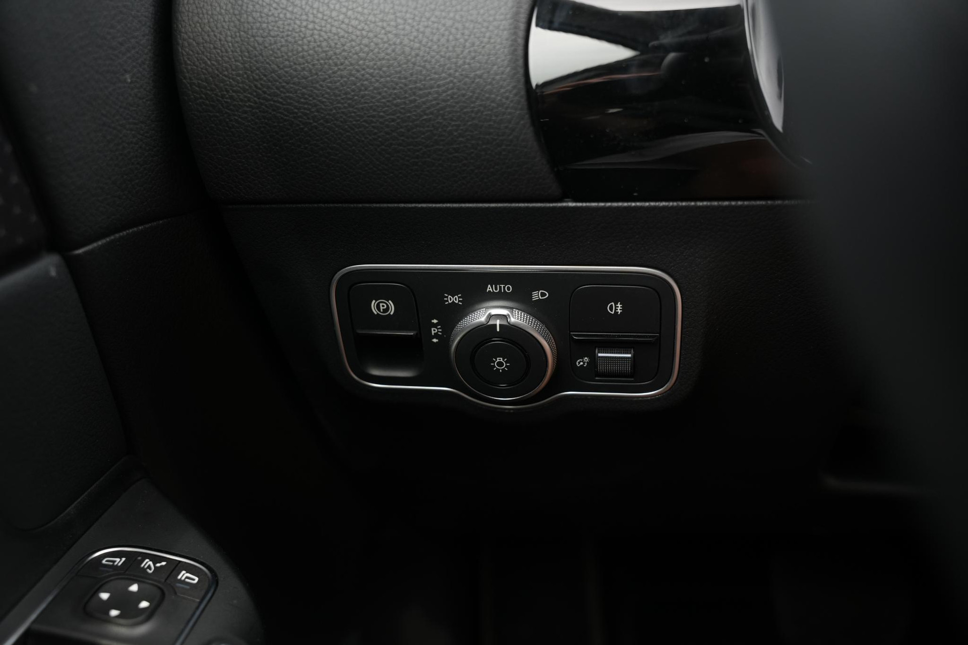 Mercedes-Benz GLA 250 e Business Solution 2025 POLAR WHITE - STANDARD FINISH (149U) 36