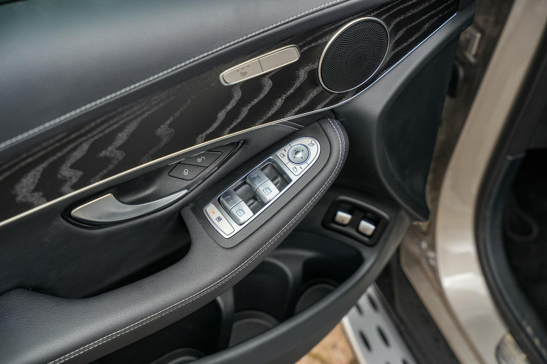Mercedes-Benz GLC 300e 4MATIC Business Solution AMG 2021  14