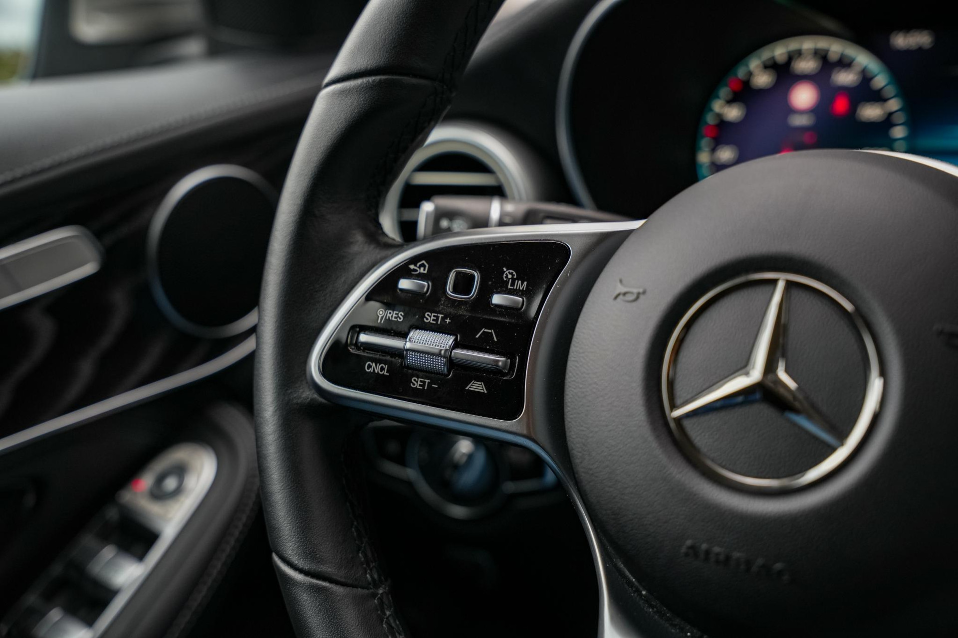 Mercedes-Benz GLC 300e 4MATIC Business Solution AMG 2021  21