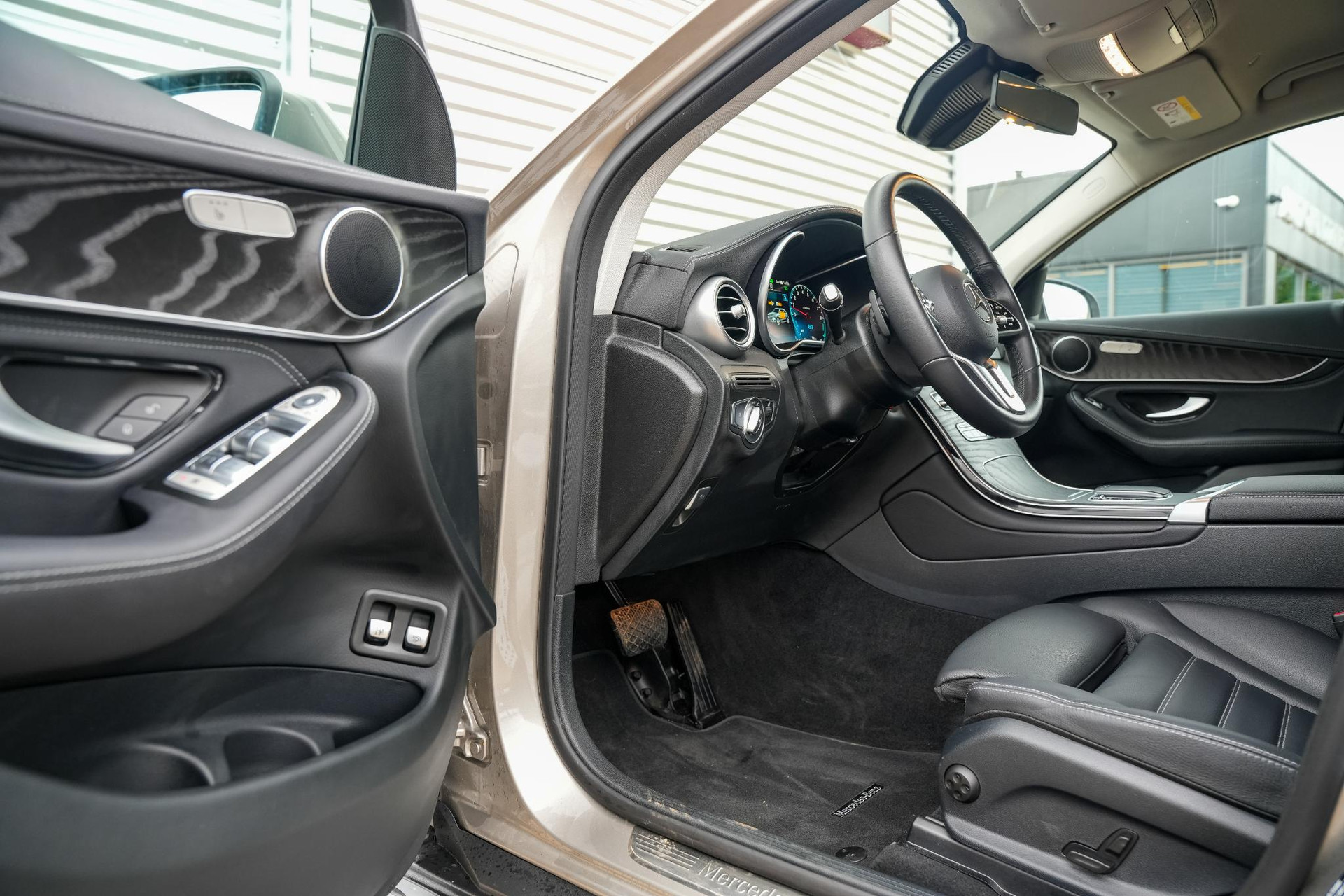 Mercedes-Benz GLC 300e 4MATIC Business Solution AMG 2021  6