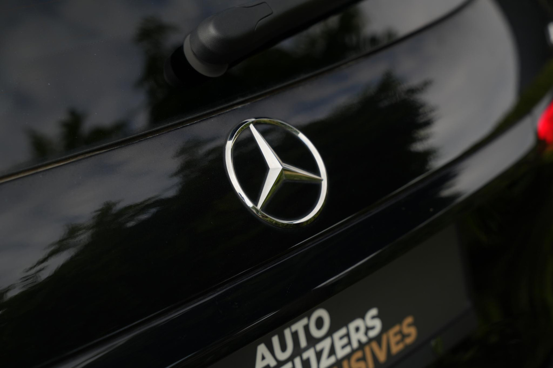 Mercedes-Benz GLC 400e 4MATIC AMG Line 2023 Obsidian black - metallic finish (197U) 18