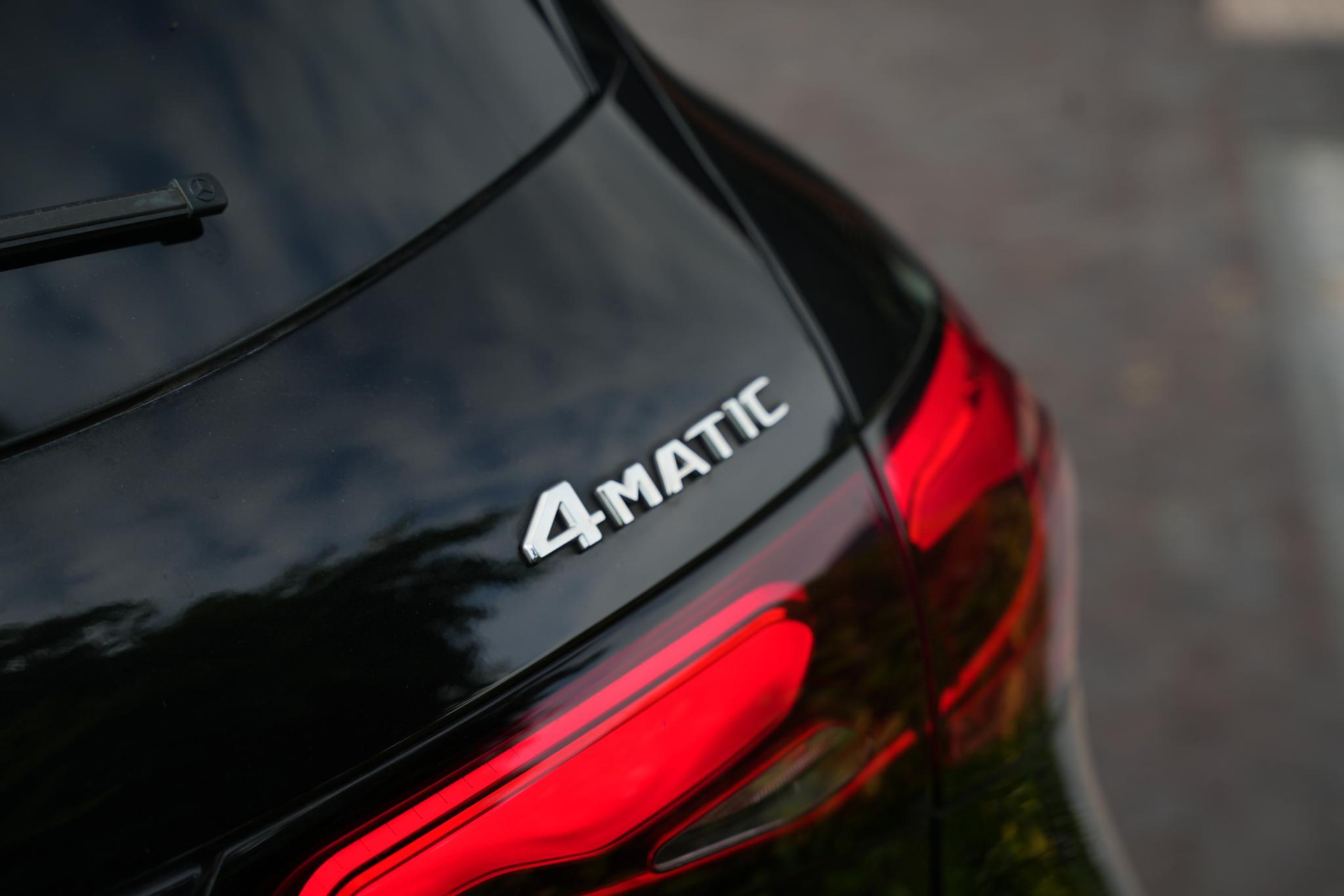 Mercedes-Benz GLC 400e 4MATIC AMG Line 2023 Obsidian black - metallic finish (197U) 20