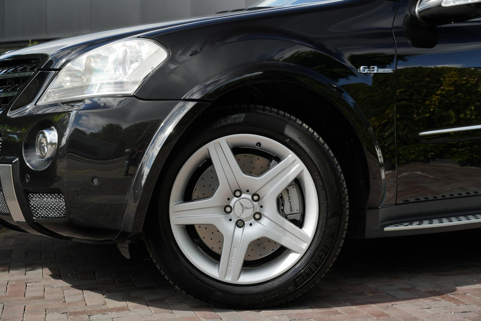 Mercedes-Benz M-Klasse AMG 63 2007 OBSIDIAN BLACK (197U) 10