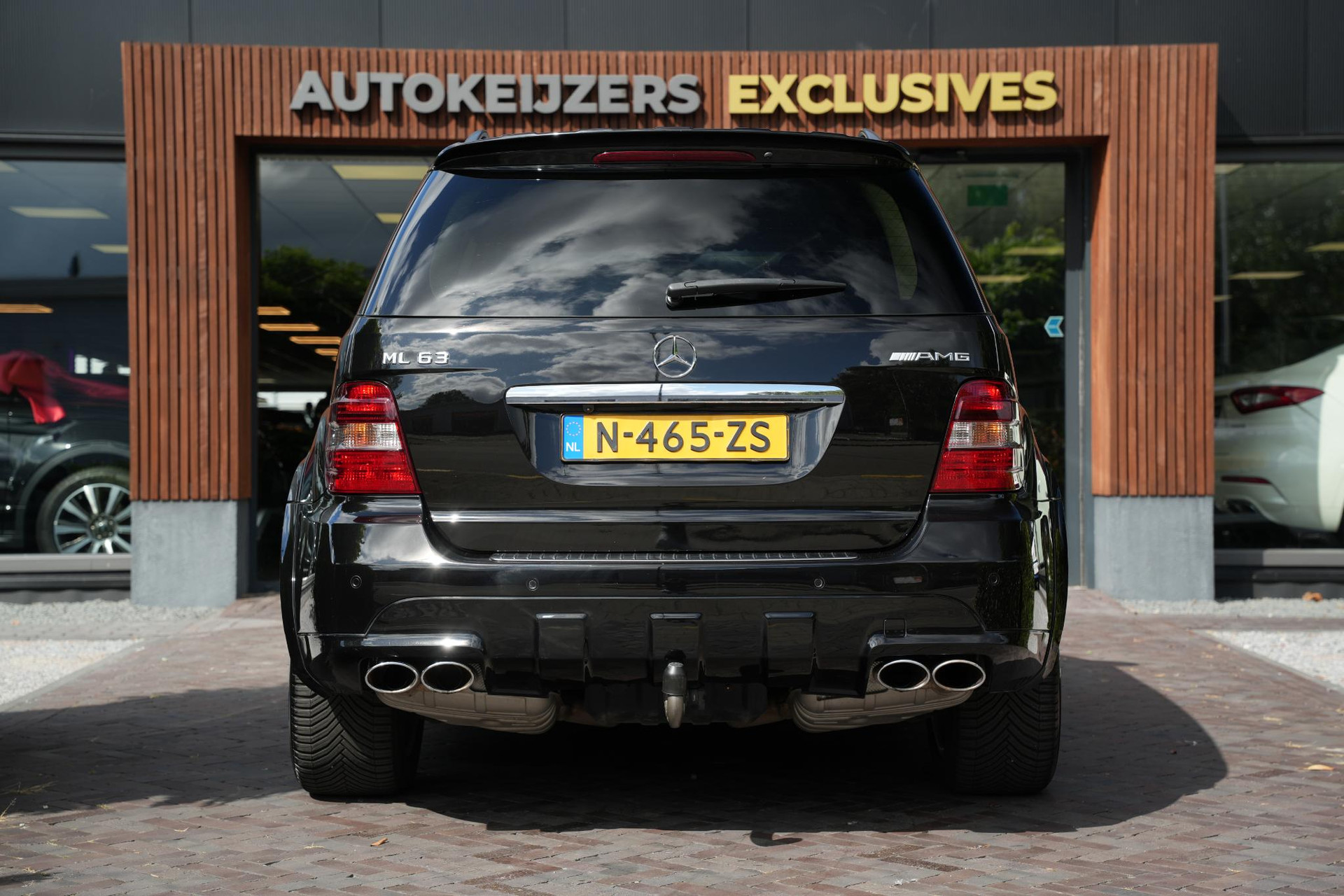 Mercedes-Benz M-Klasse AMG 63 2007 OBSIDIAN BLACK (197U) 11