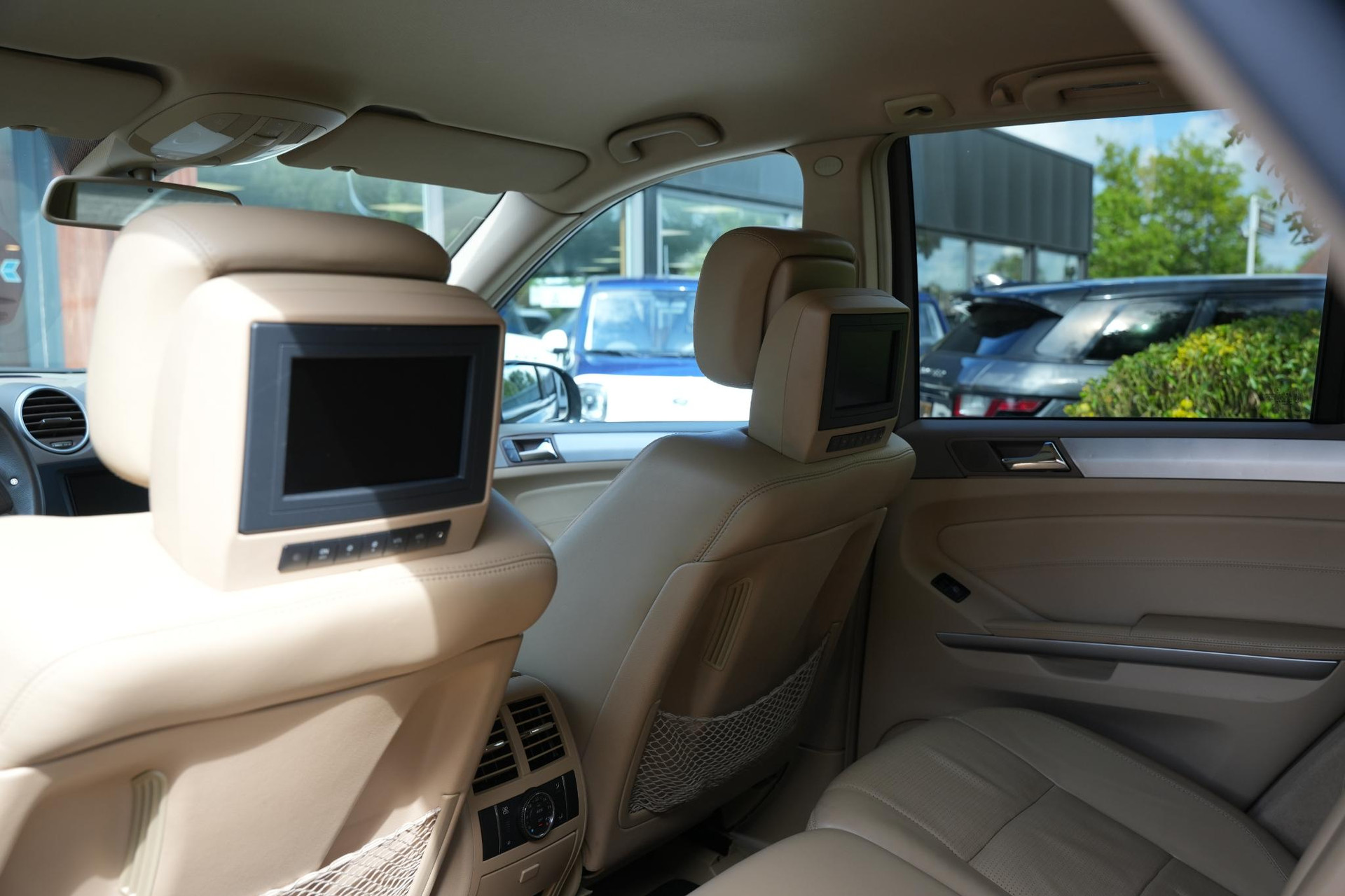 Mercedes-Benz M-Klasse AMG 63 2007 OBSIDIAN BLACK (197U) 14