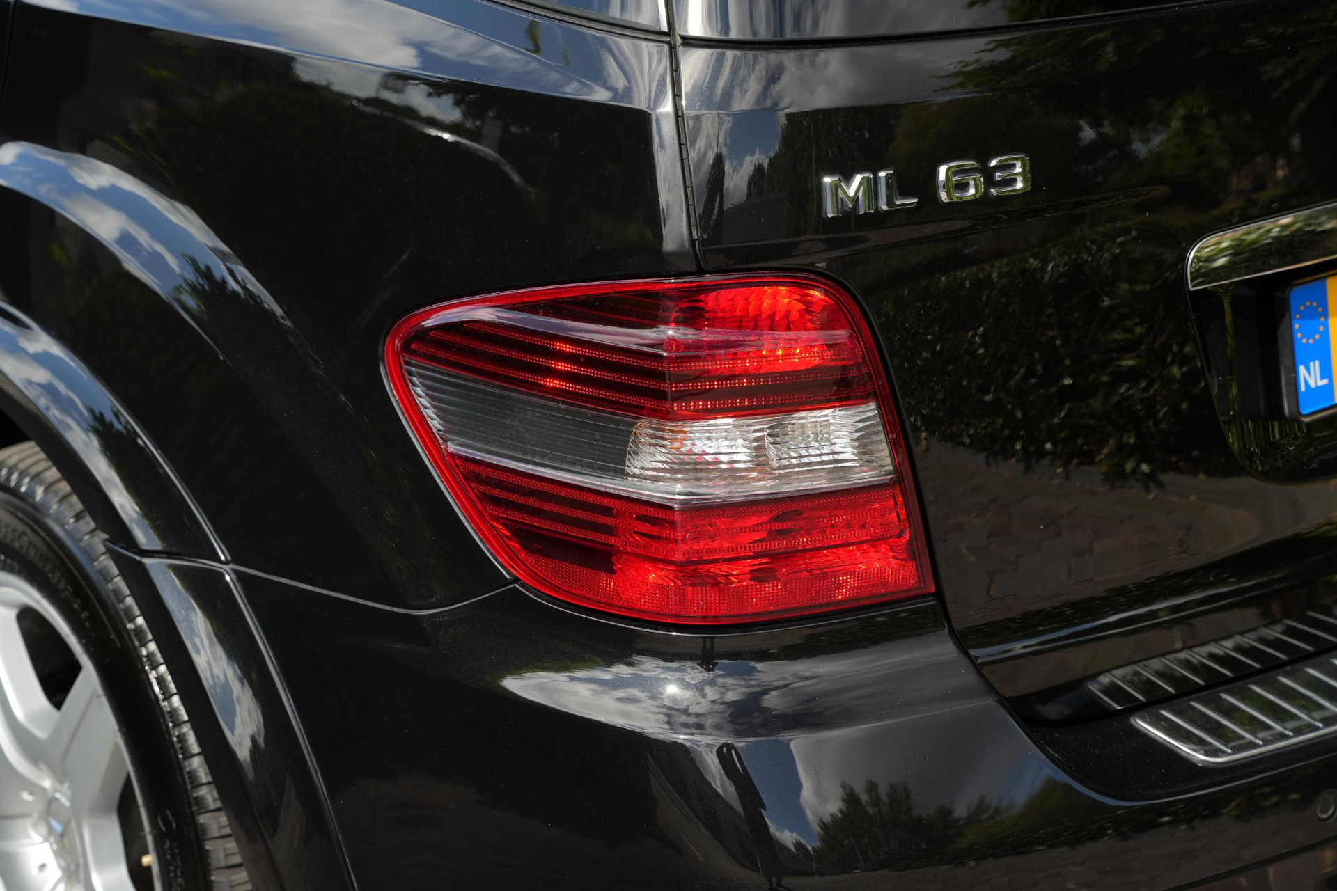 Mercedes-Benz M-Klasse AMG 63 2007 OBSIDIAN BLACK (197U) 21