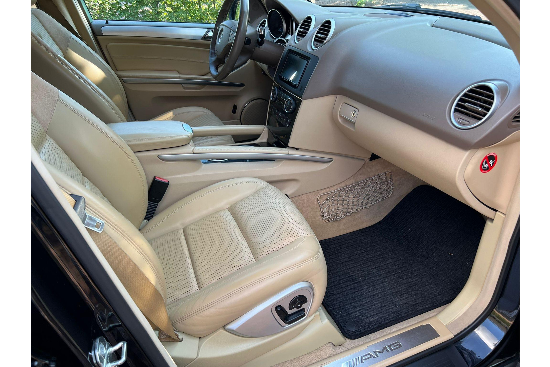 Mercedes-Benz M-Klasse AMG 63 2007 OBSIDIAN BLACK (197U) 43