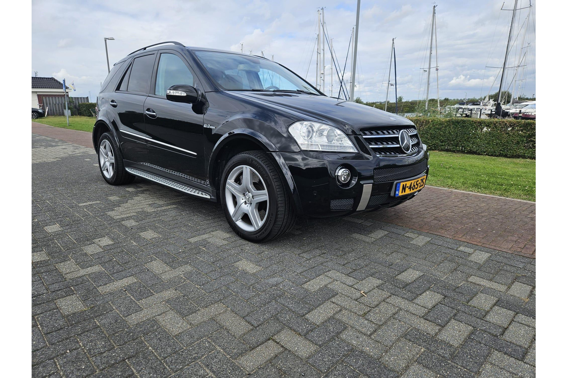 Mercedes-Benz M-Klasse AMG 63 2007 OBSIDIAN BLACK (197U) 54