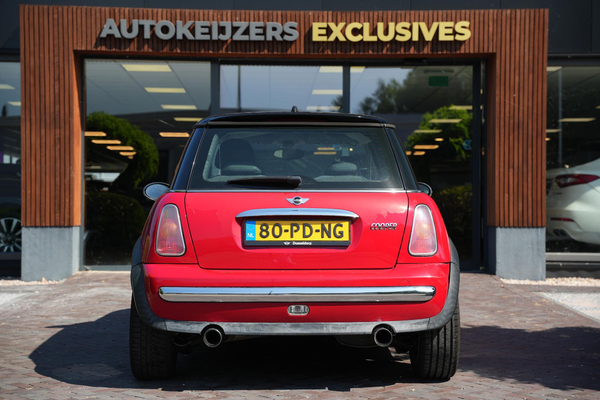MINI 3-deurs 1.6 Cooper Chili 2004 Chili red  11