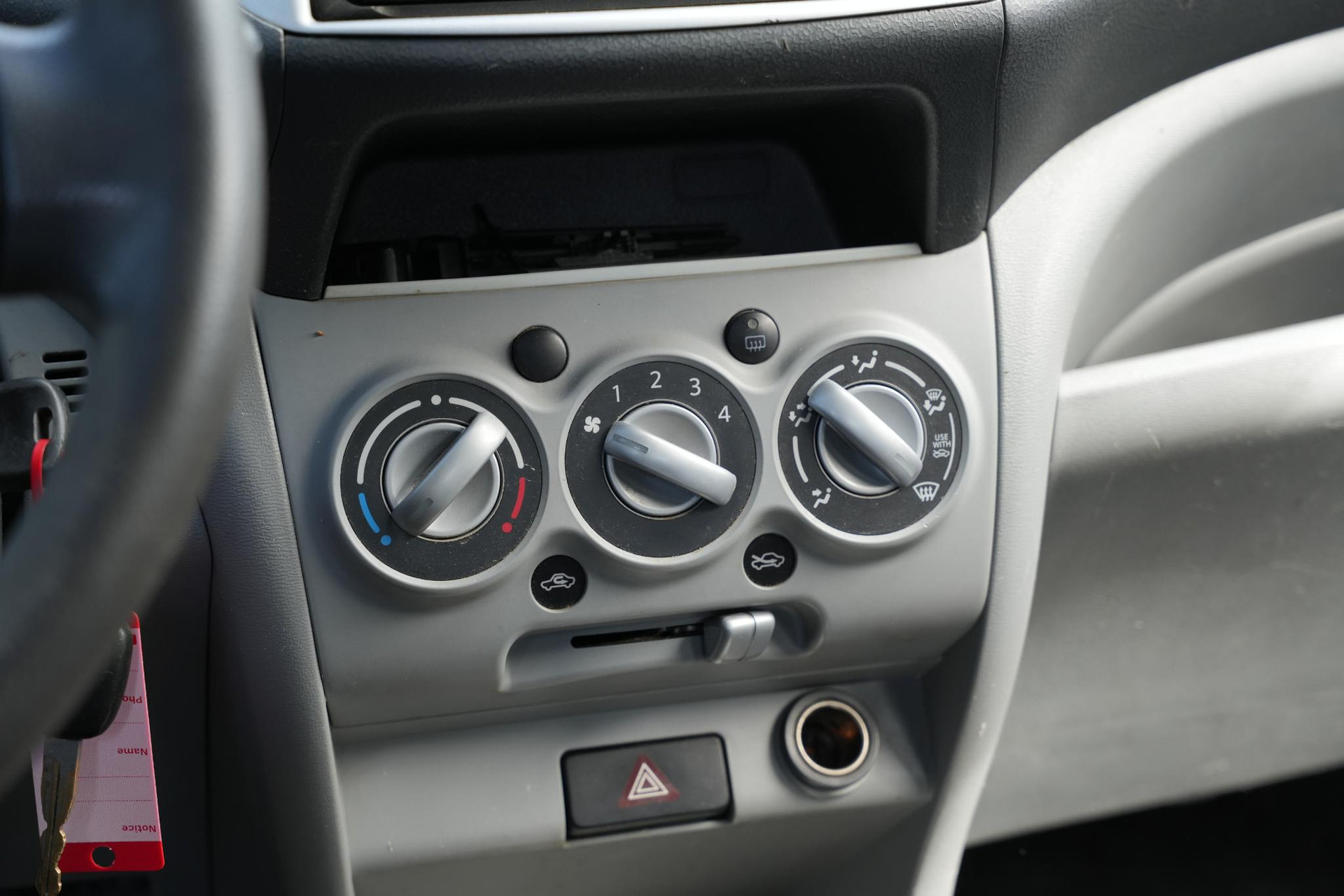 Suzuki Alto 1.0 Base 2011  14