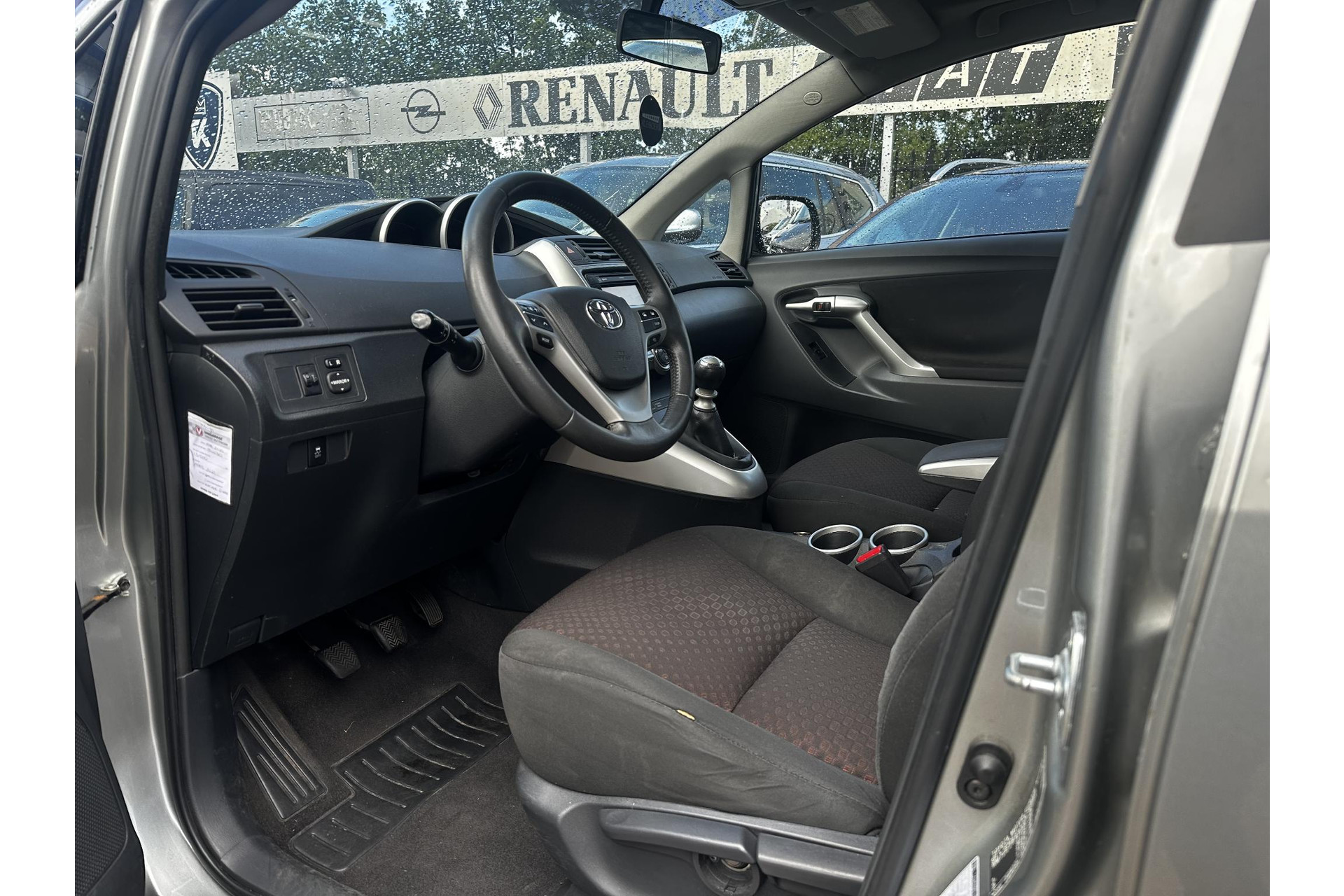 Toyota Verso 1.6 VVT-i Business 2011  8
