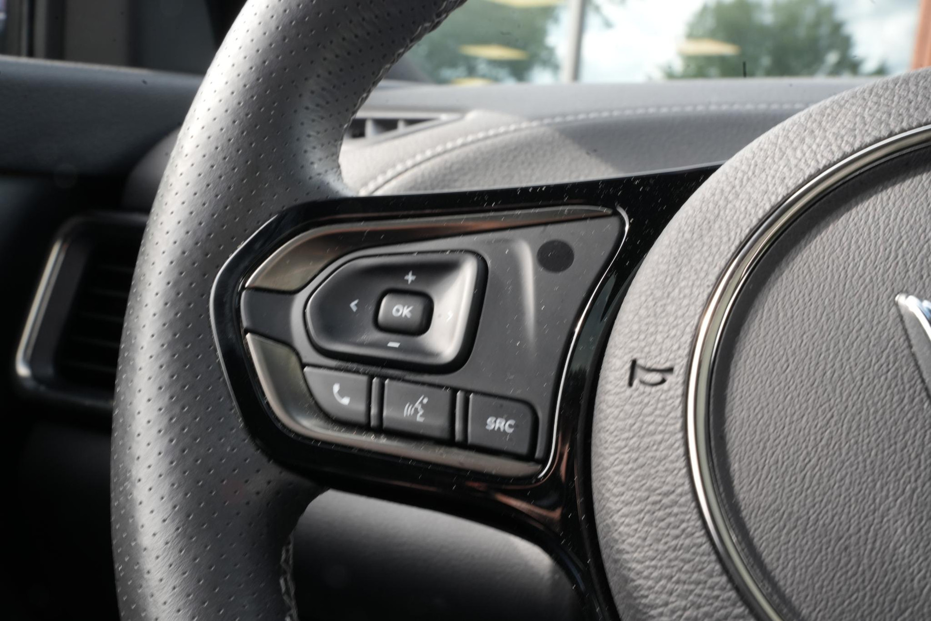 VinFast VF8 Plus 87.7 kWh 2024  30